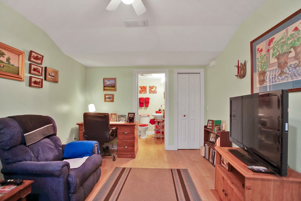 140 Wakefield Terrace