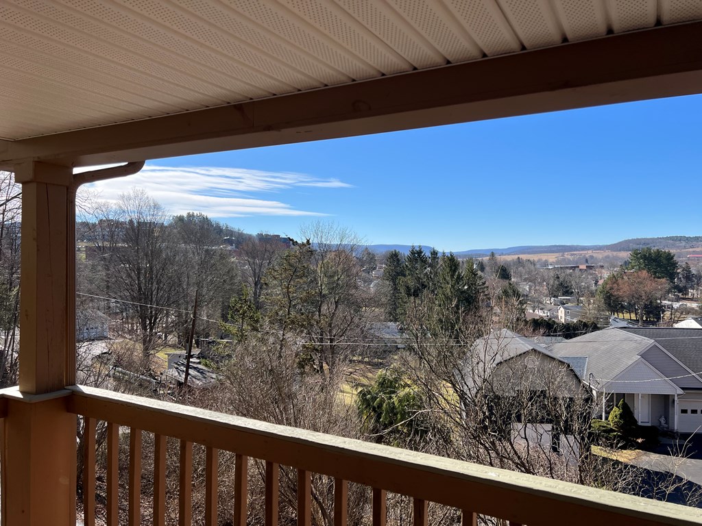 140 Wakefield Terrace