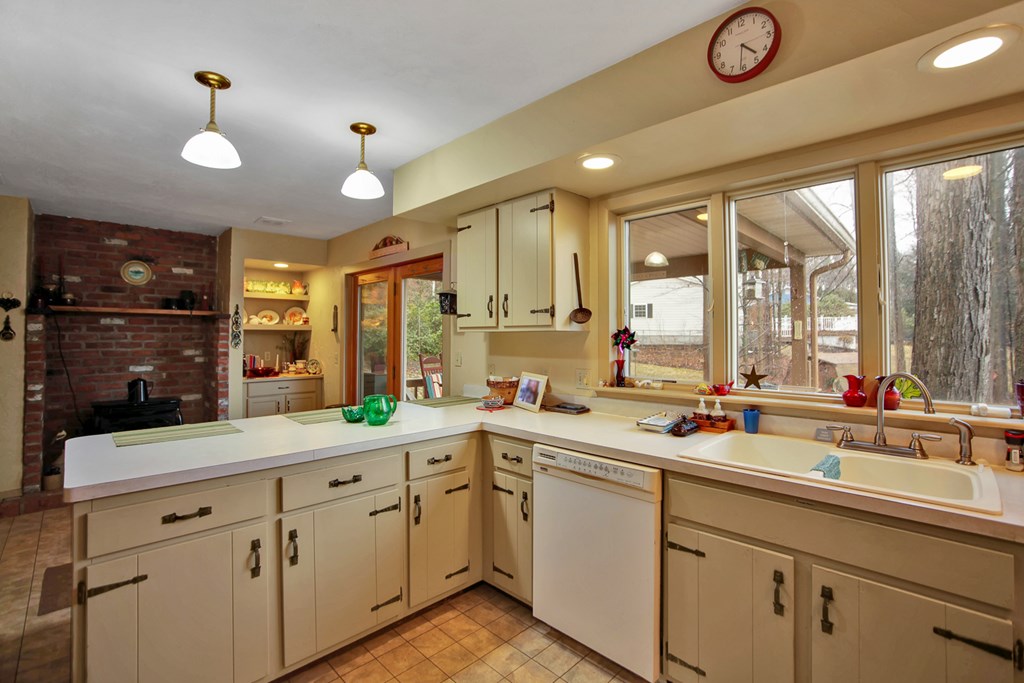 140 Wakefield Terrace