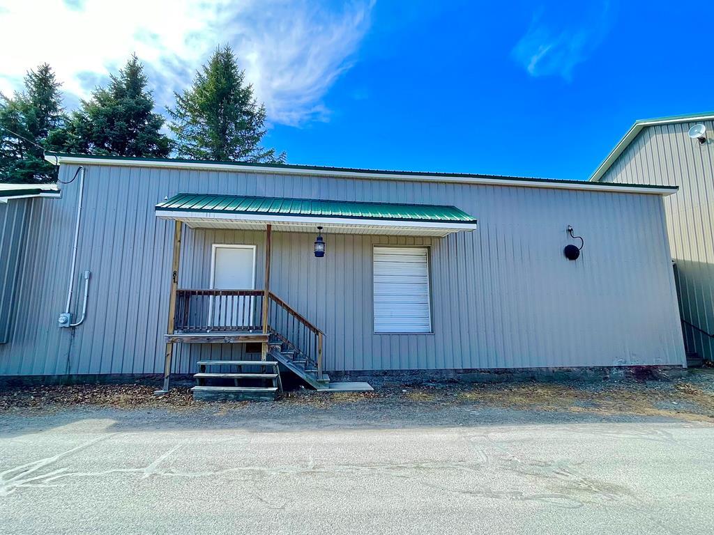 81 Railroad Street