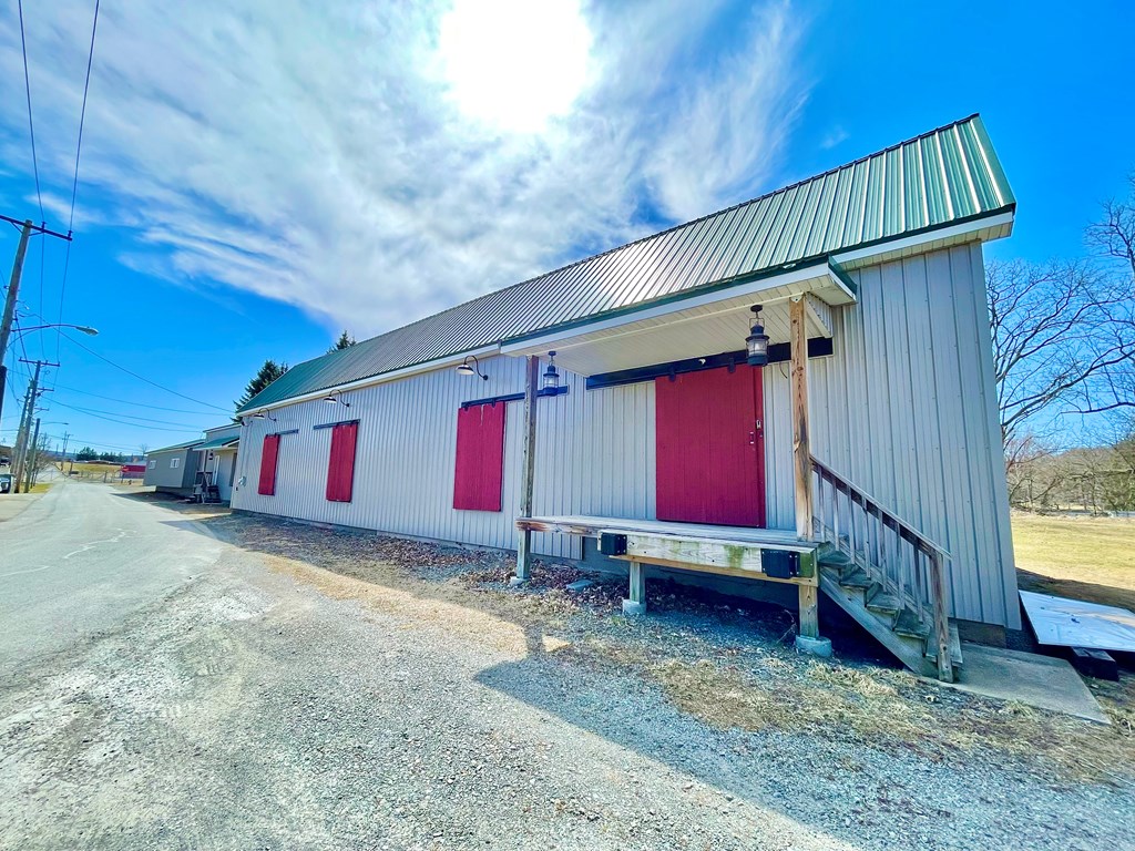 91 Railroad Street