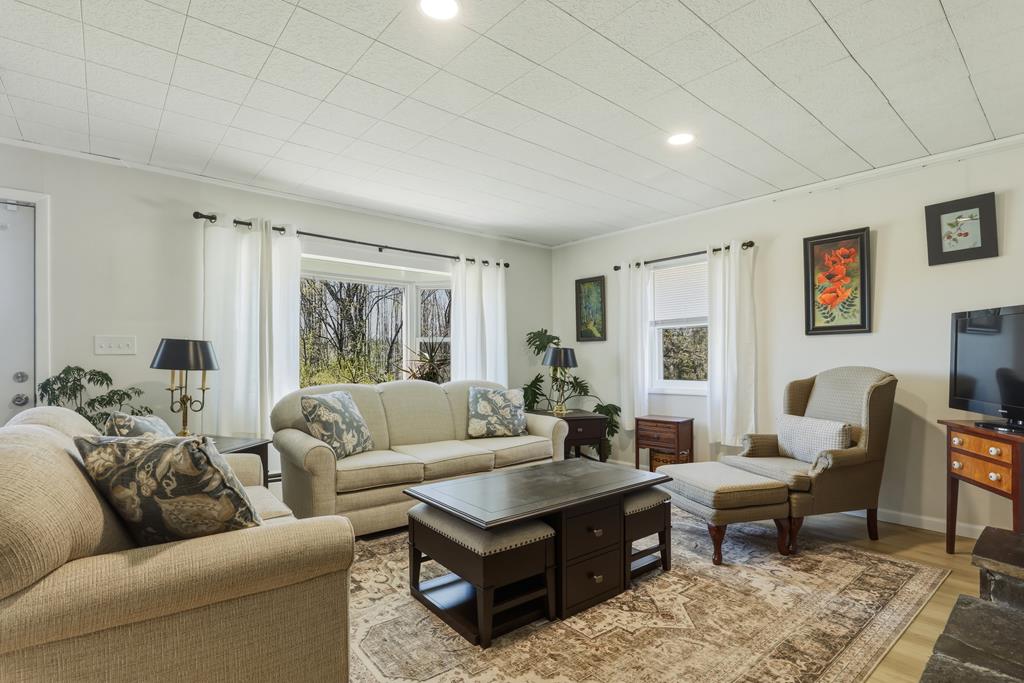 521 Skyline Drive