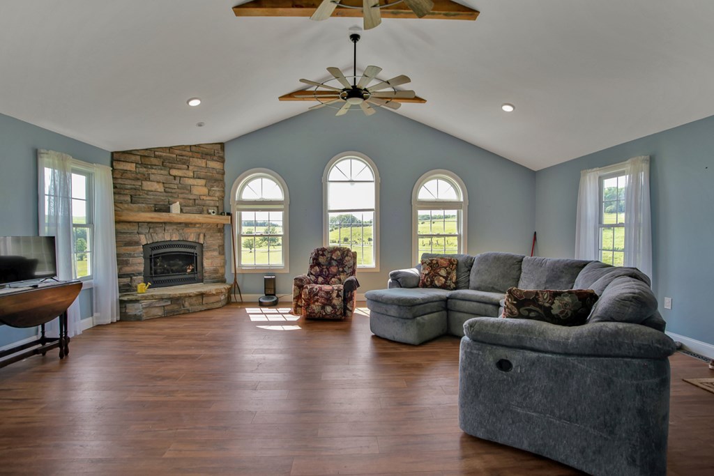 1058 Croft Hill Rd