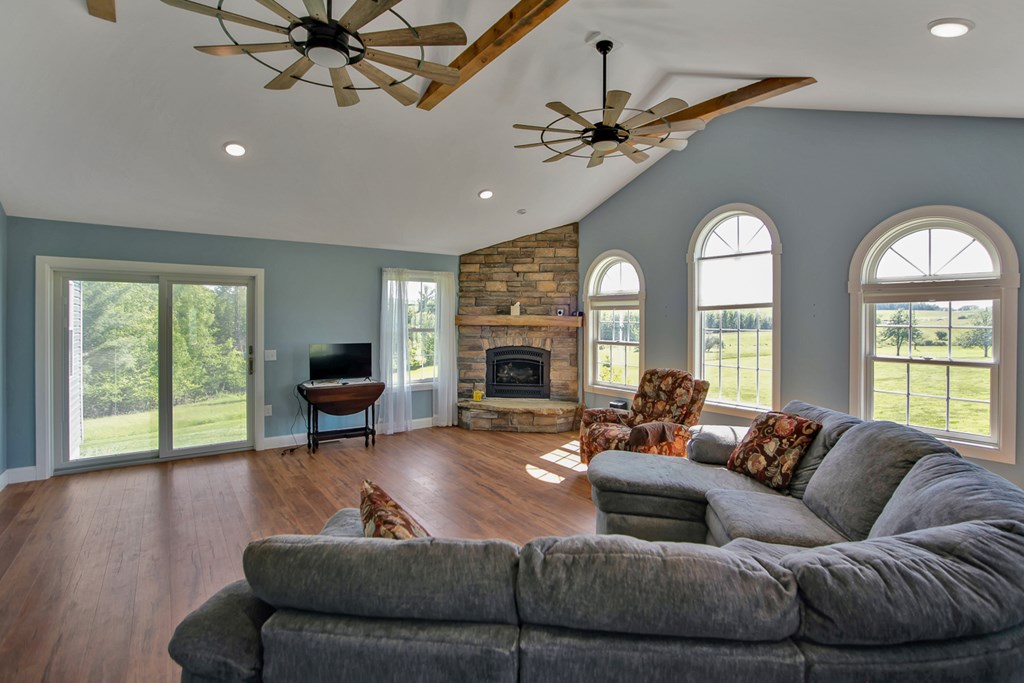 1058 Croft Hill Rd