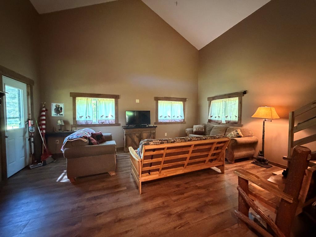 43 Pine Creek Village Road