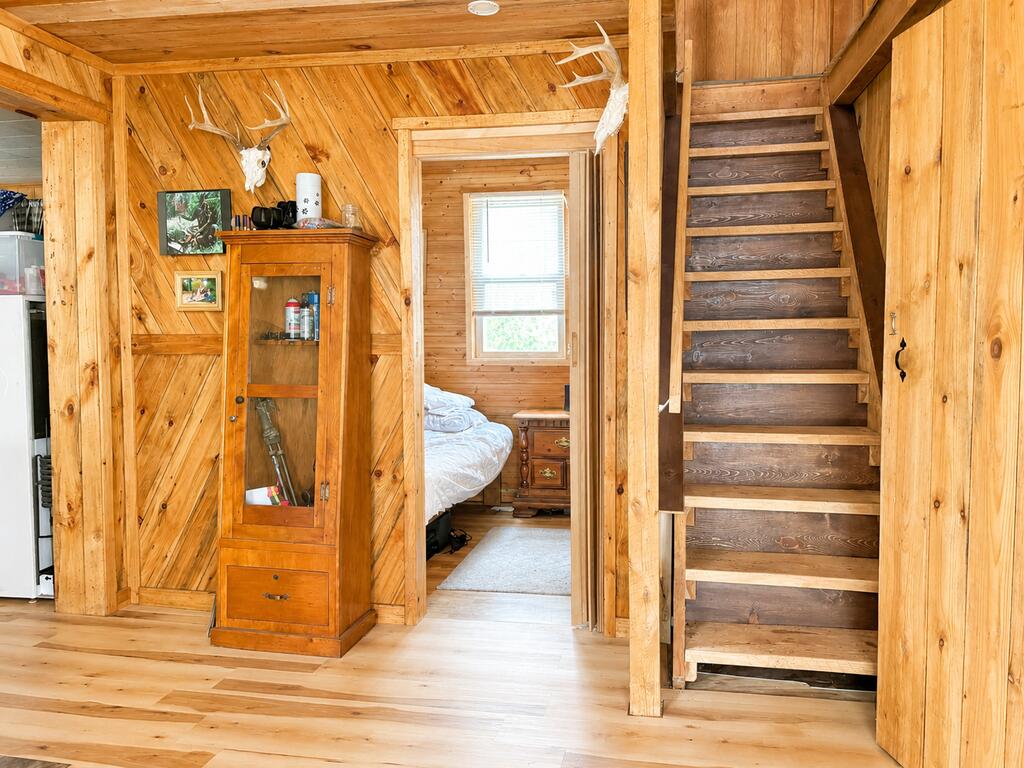 1013 Mount Tom Lane
