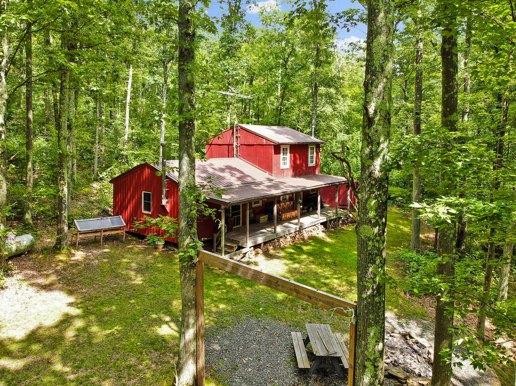 1013 Mount Tom Lane