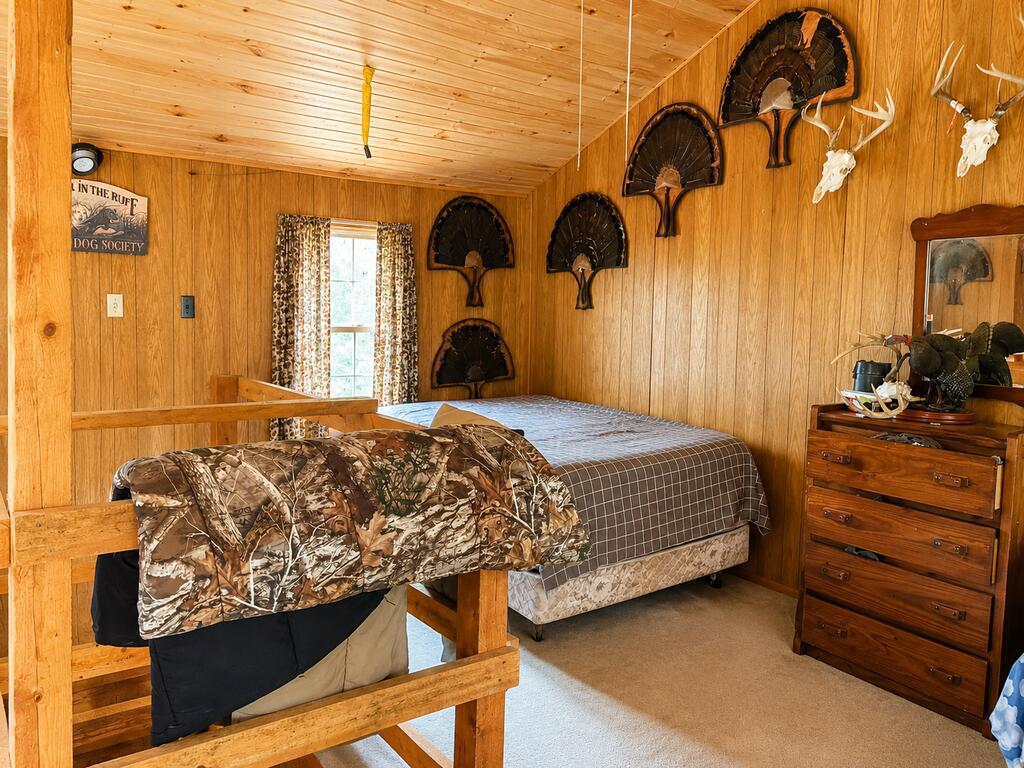 1013 Mount Tom Lane