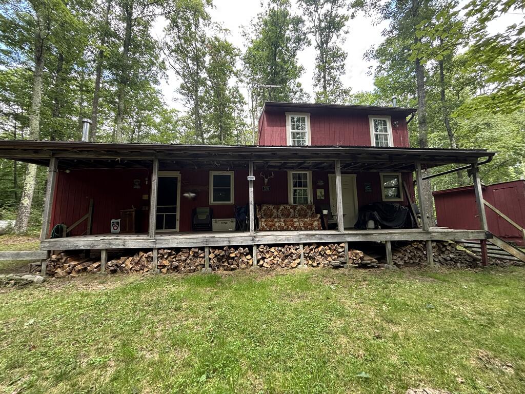 1013 Mount Tom Lane