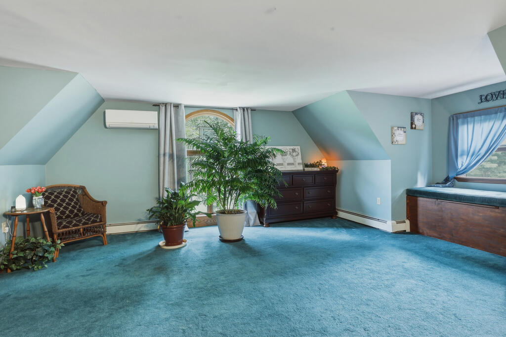 90 Niles Road