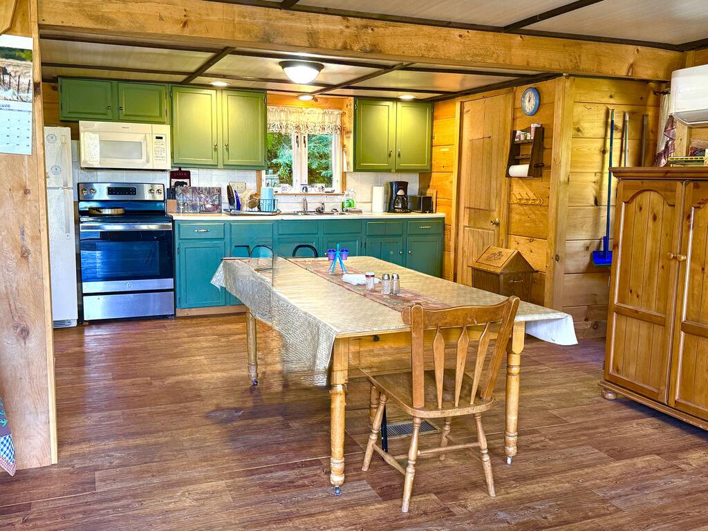 225 Porky Pine Trail