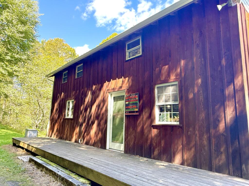 225 Porky Pine Trail