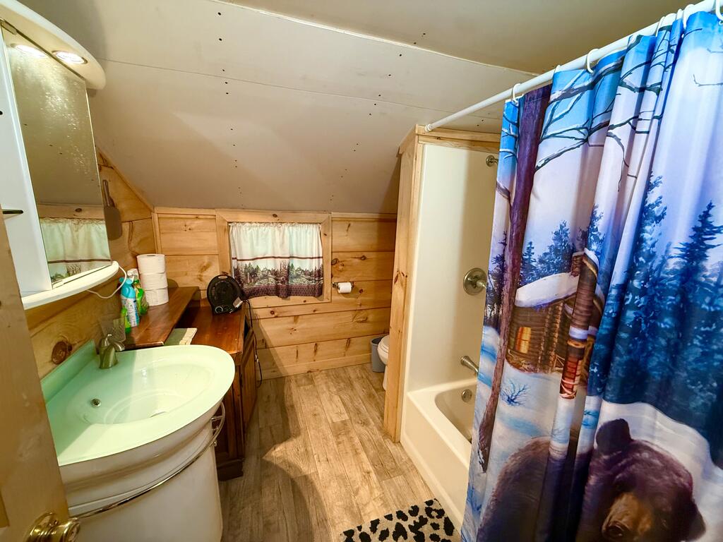 225 Porky Pine Trail