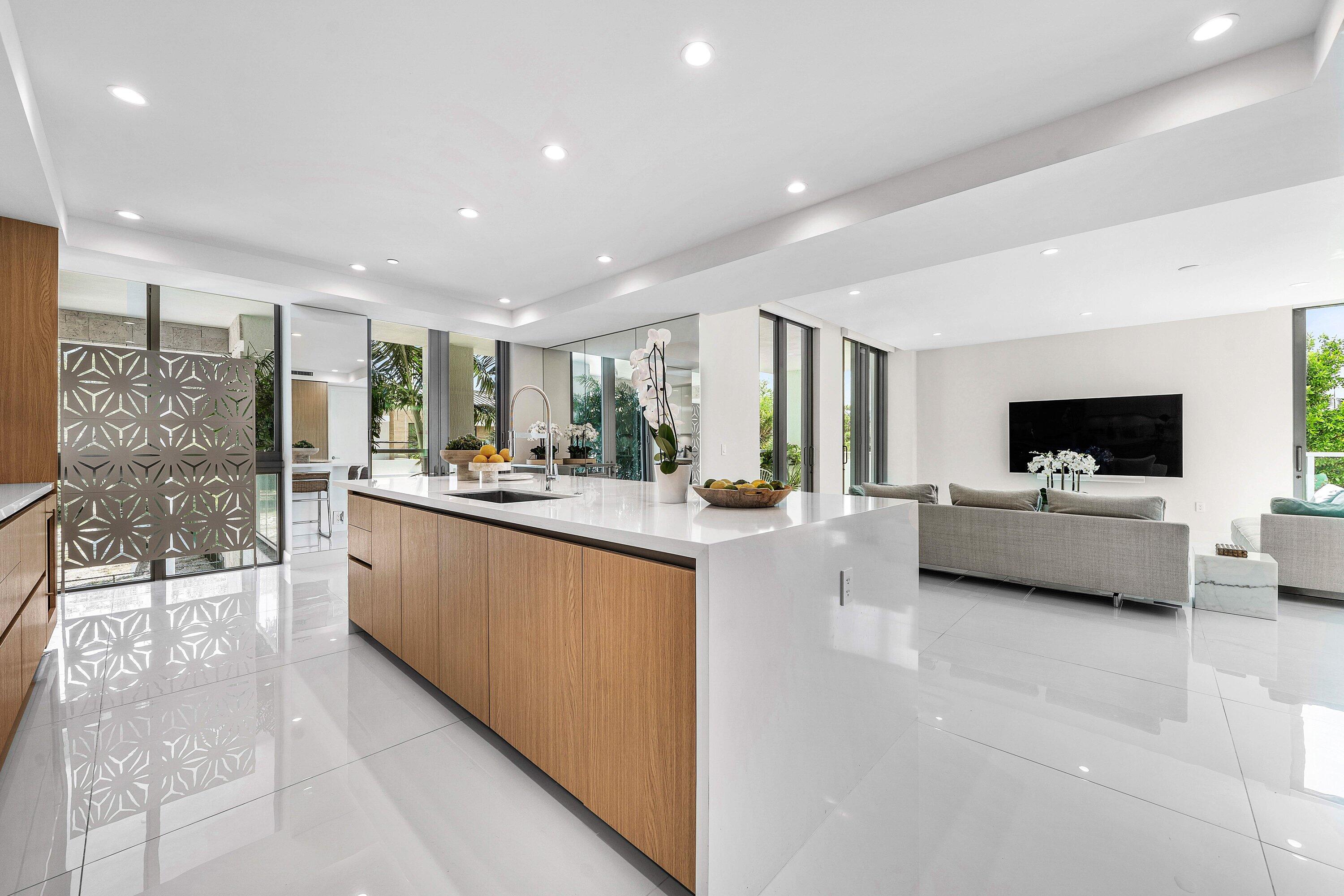 475 E Royal Palm Road 206