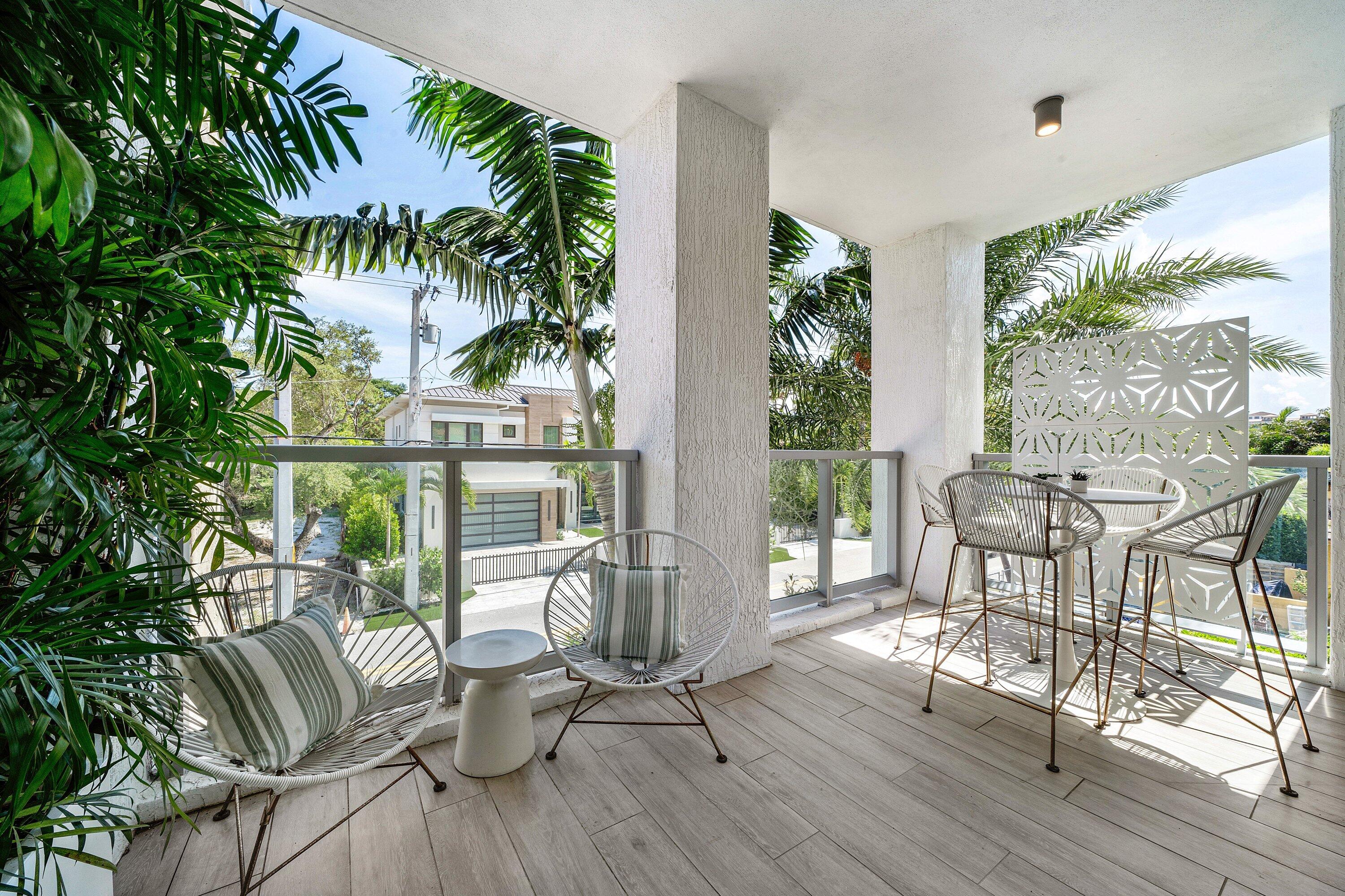 475 E Royal Palm Road 206