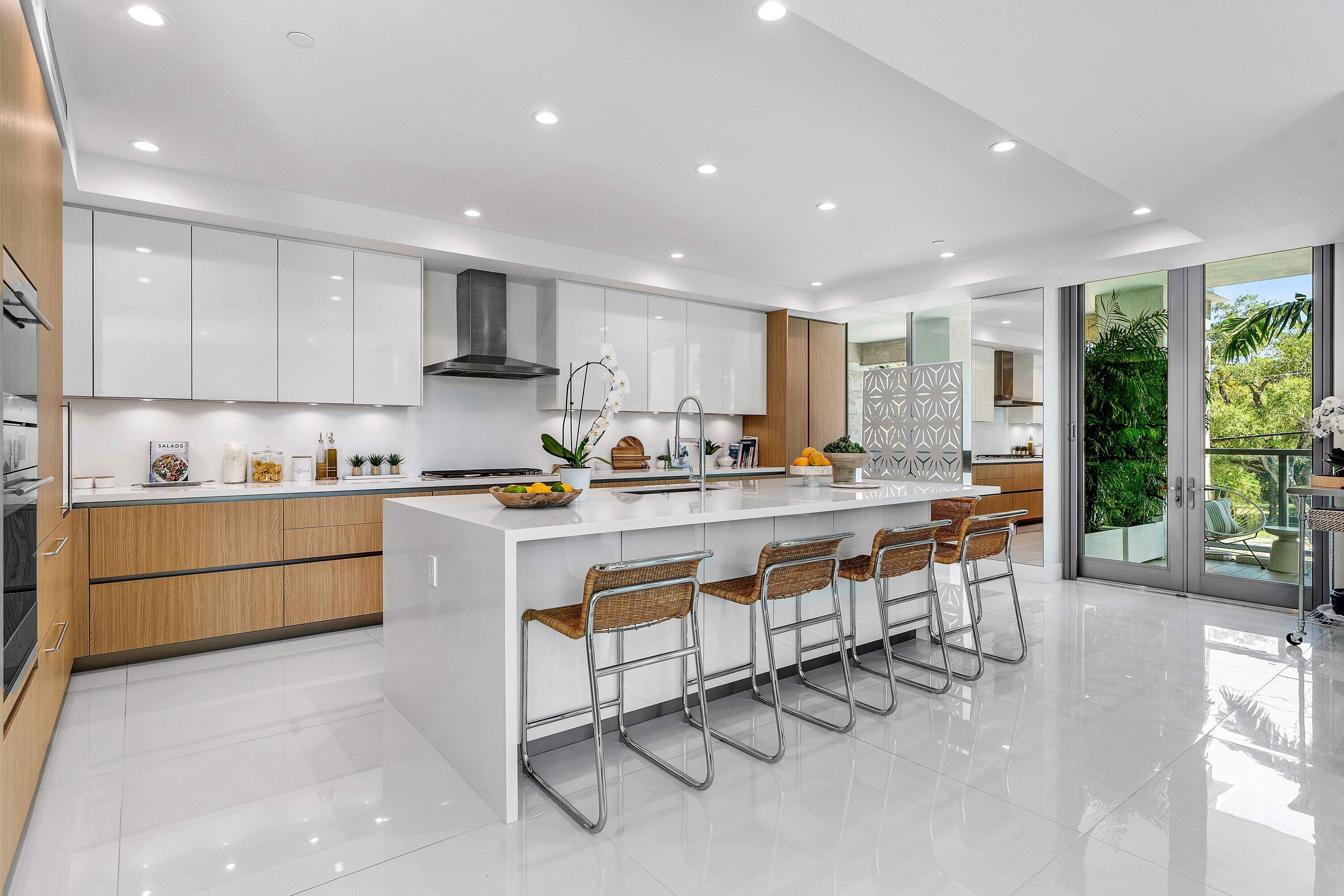 475 E Royal Palm Road 206
