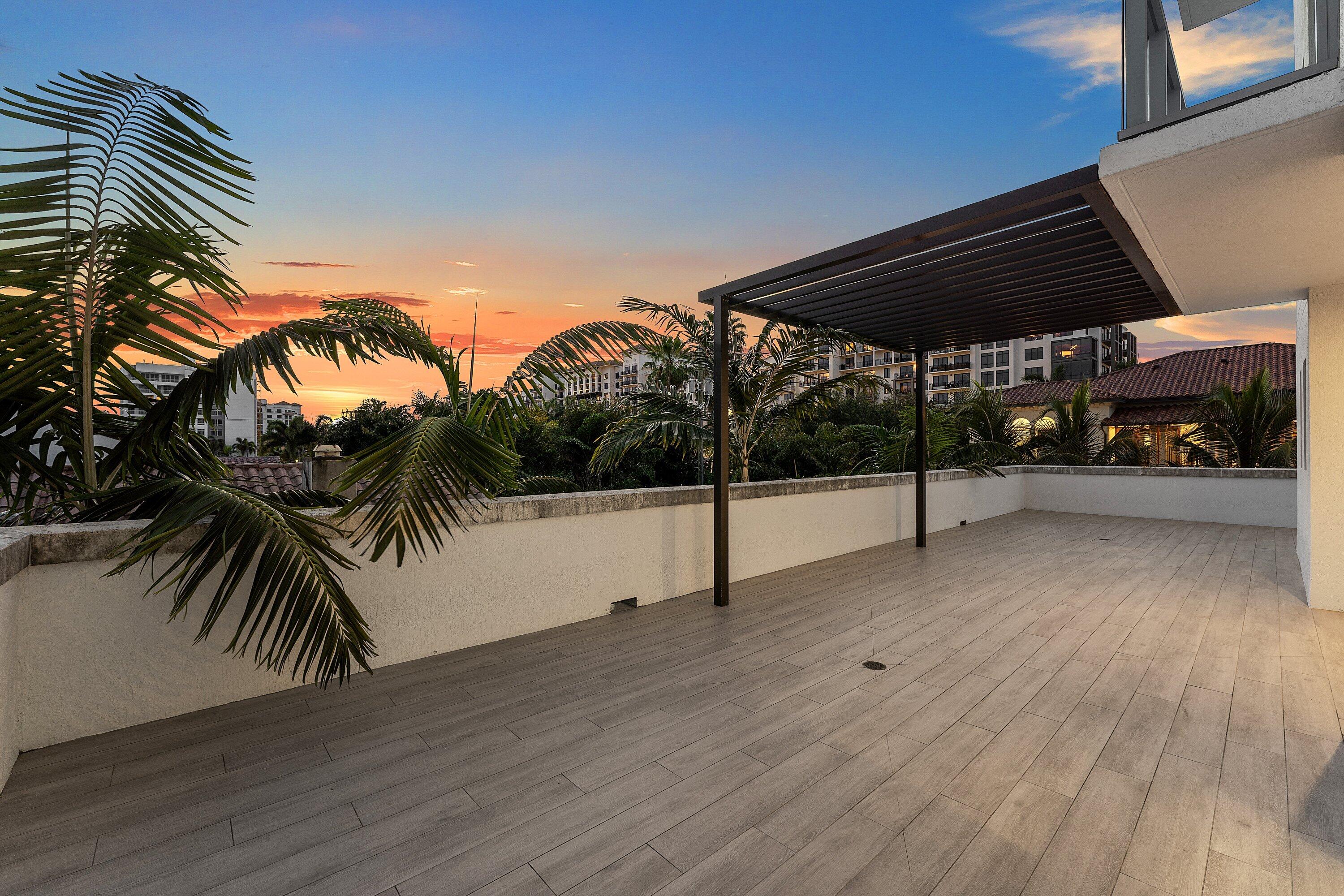 475 E Royal Palm Road 206