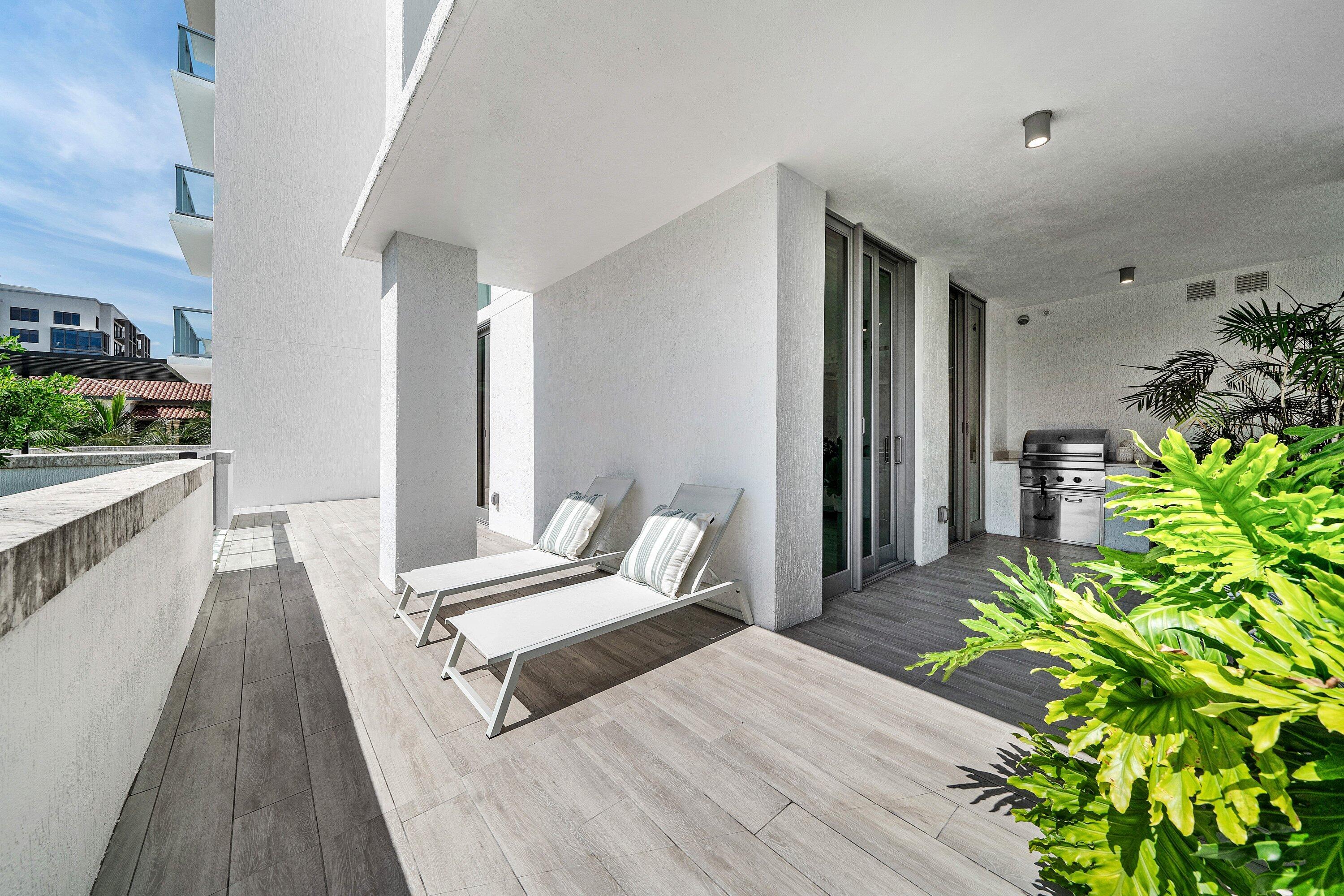 475 E Royal Palm Road 206