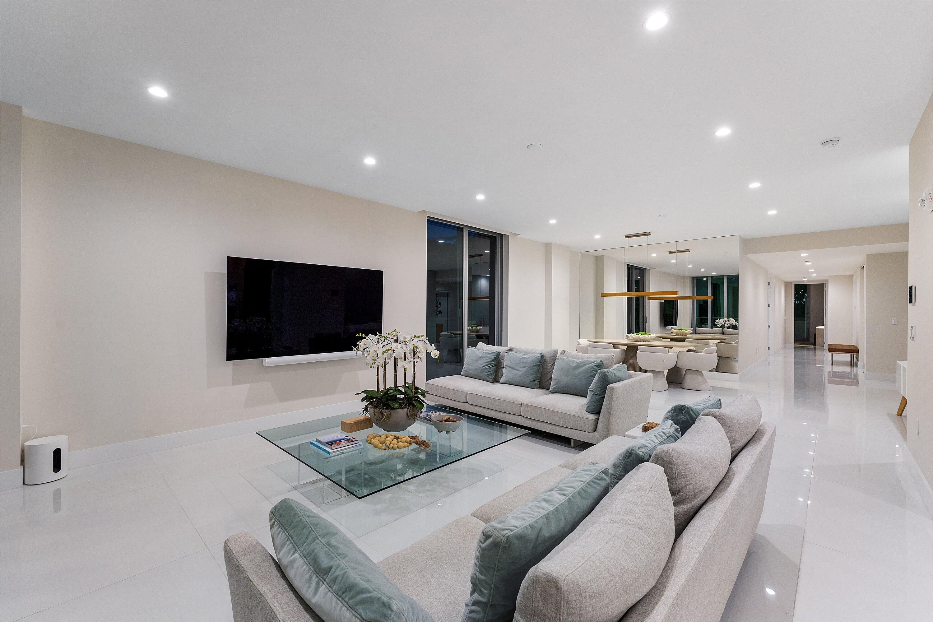 475 E Royal Palm Road 206