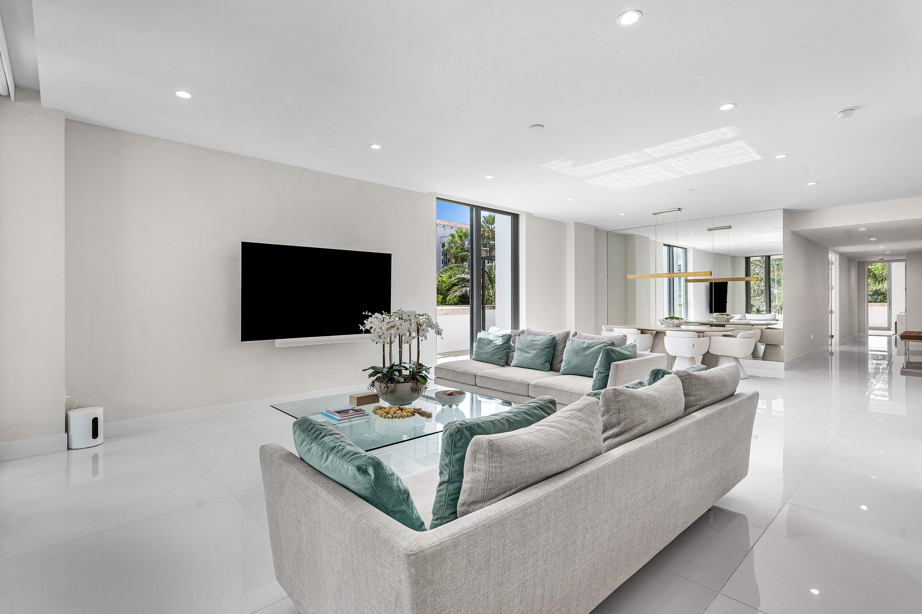 475 E Royal Palm Road 206