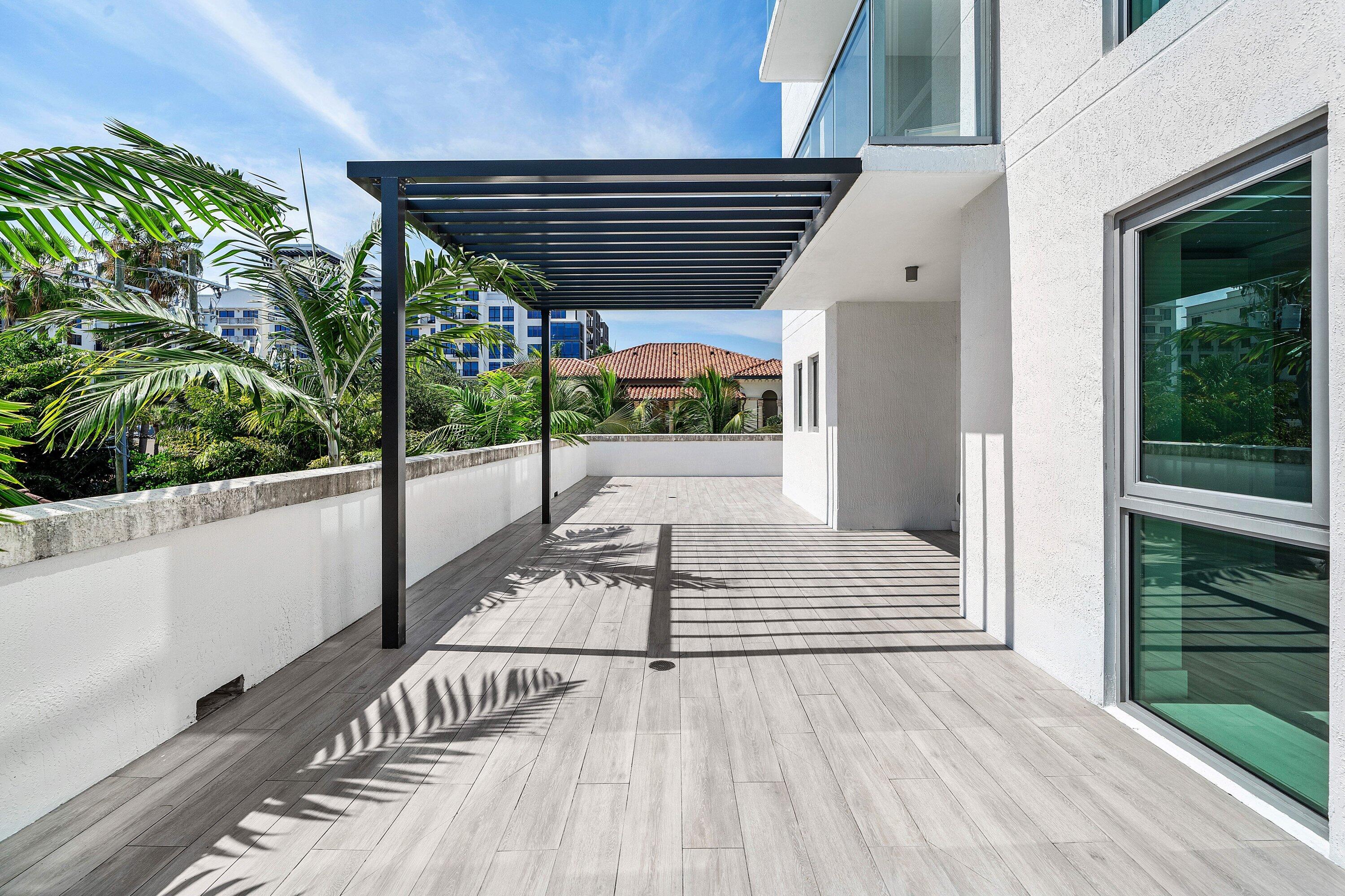 475 E Royal Palm Road 206