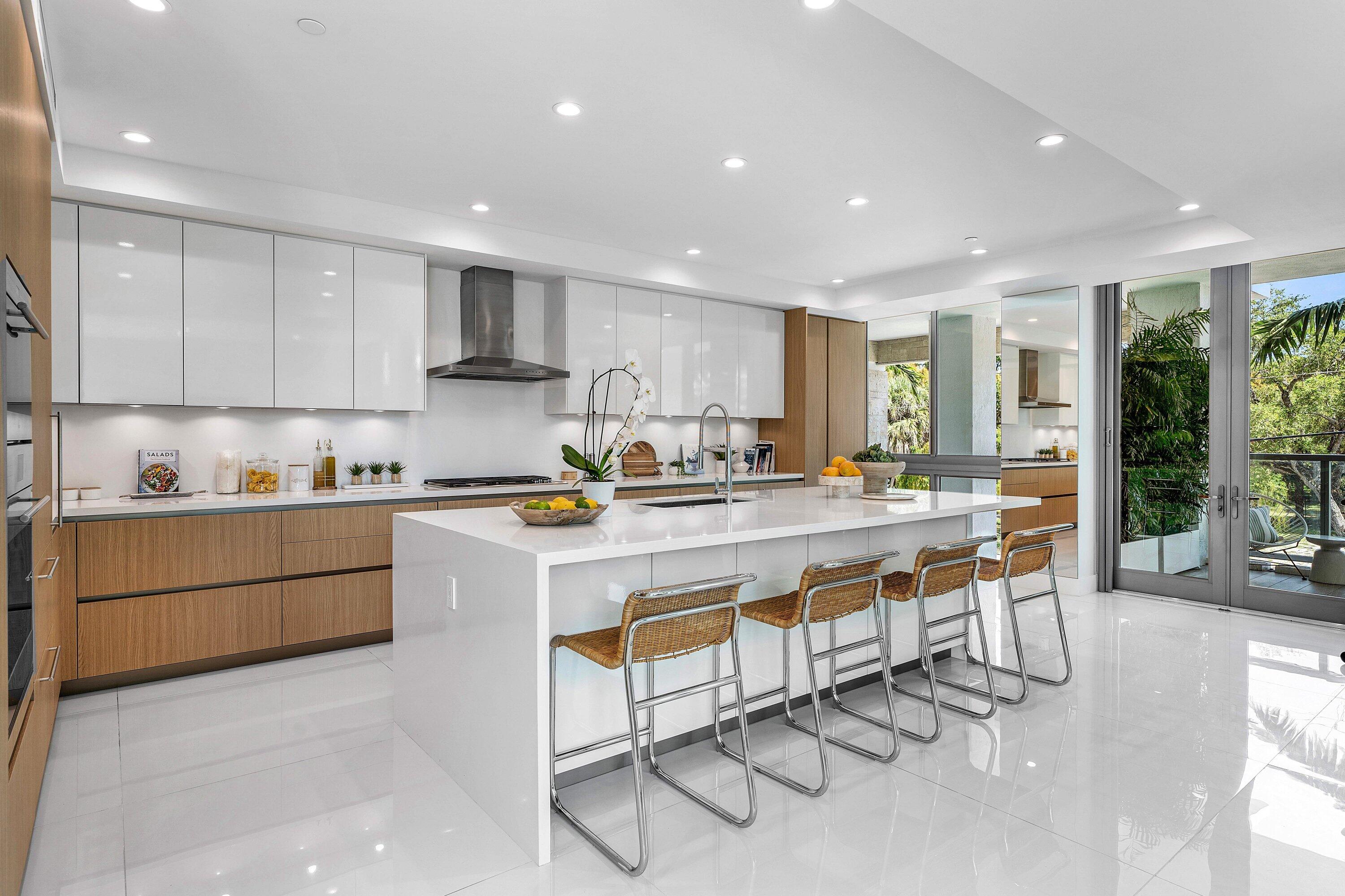 475 E Royal Palm Road 206