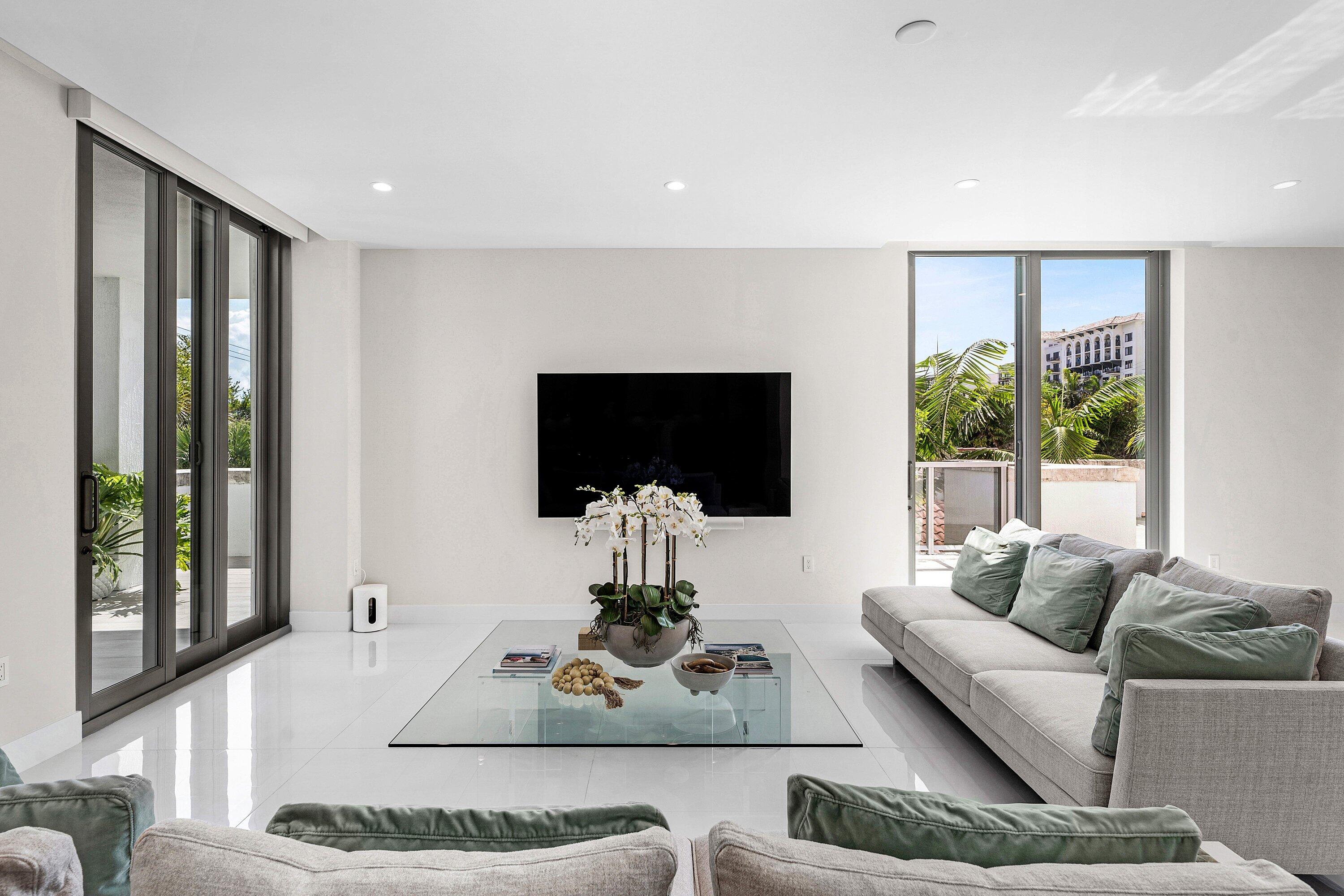 475 E Royal Palm Road 206