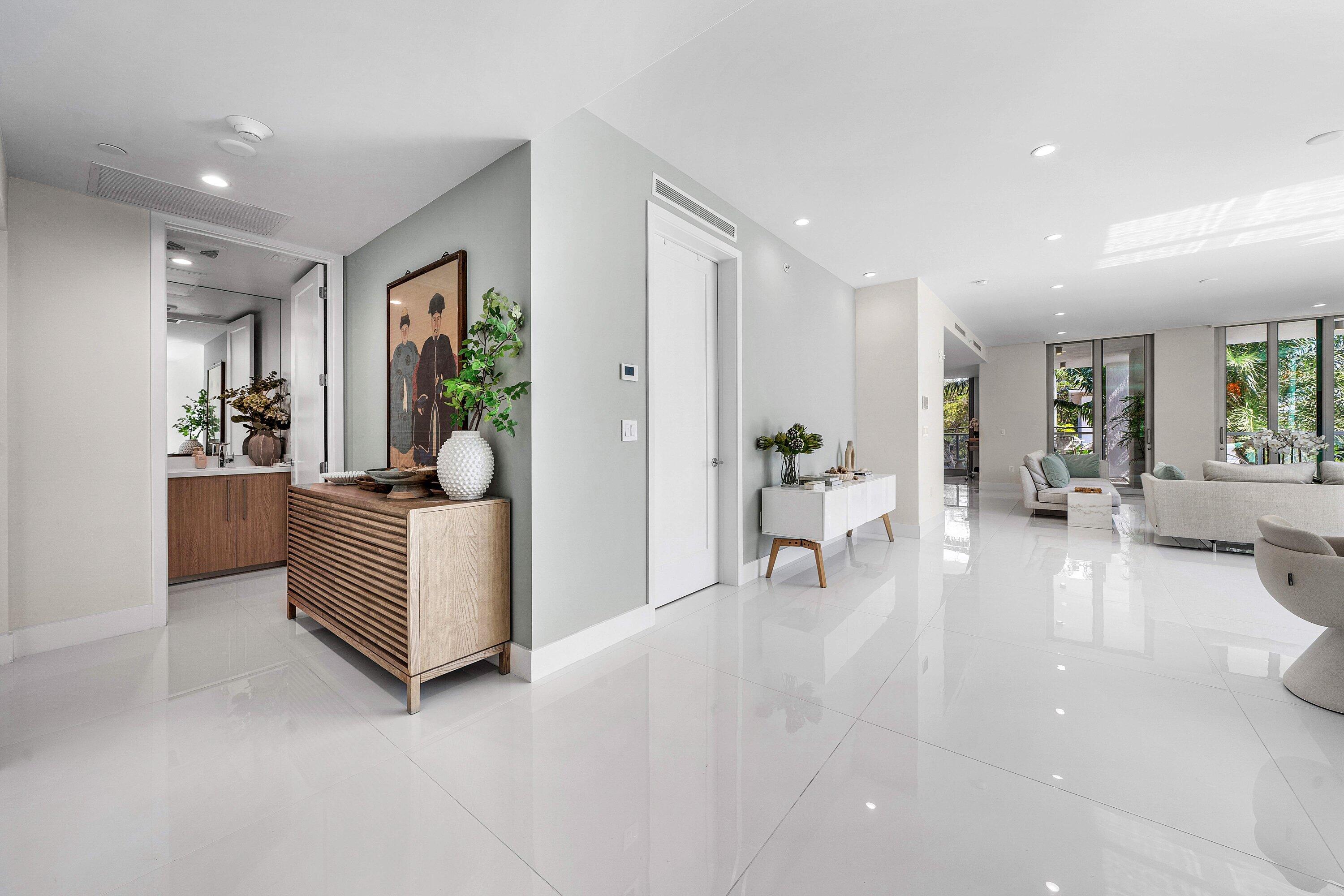 475 E Royal Palm Road 206
