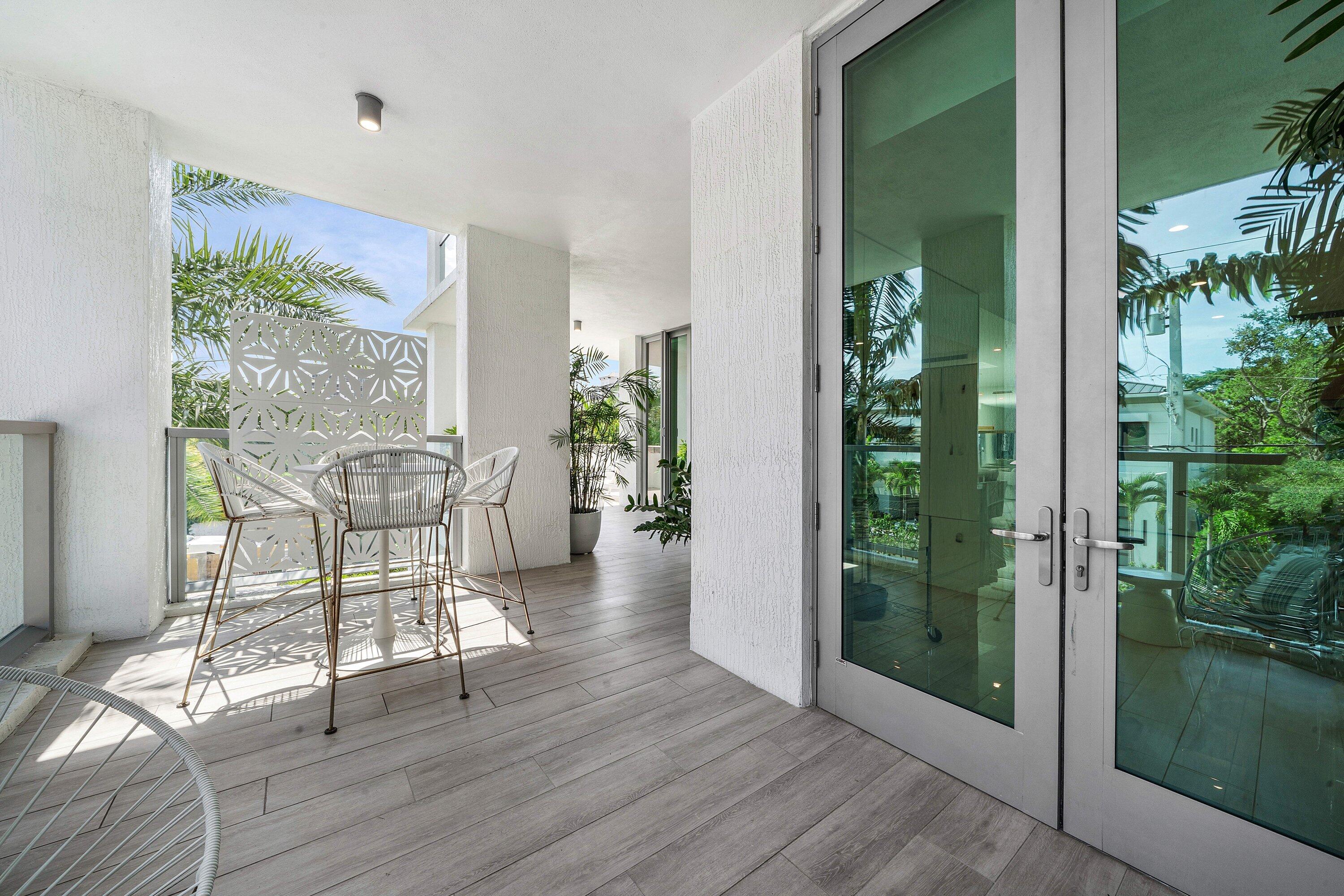 475 E Royal Palm Road 206