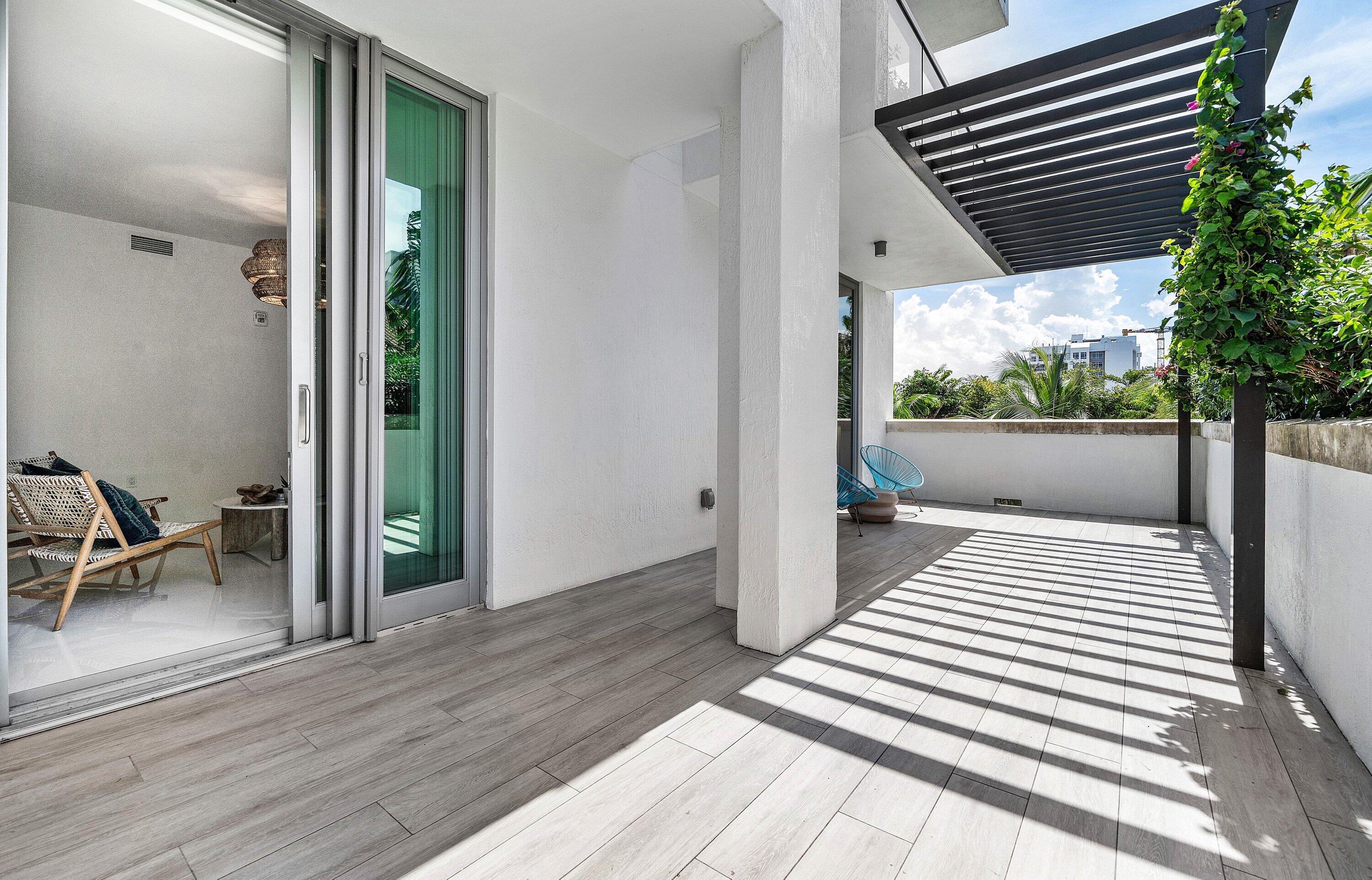 475 E Royal Palm Road 206