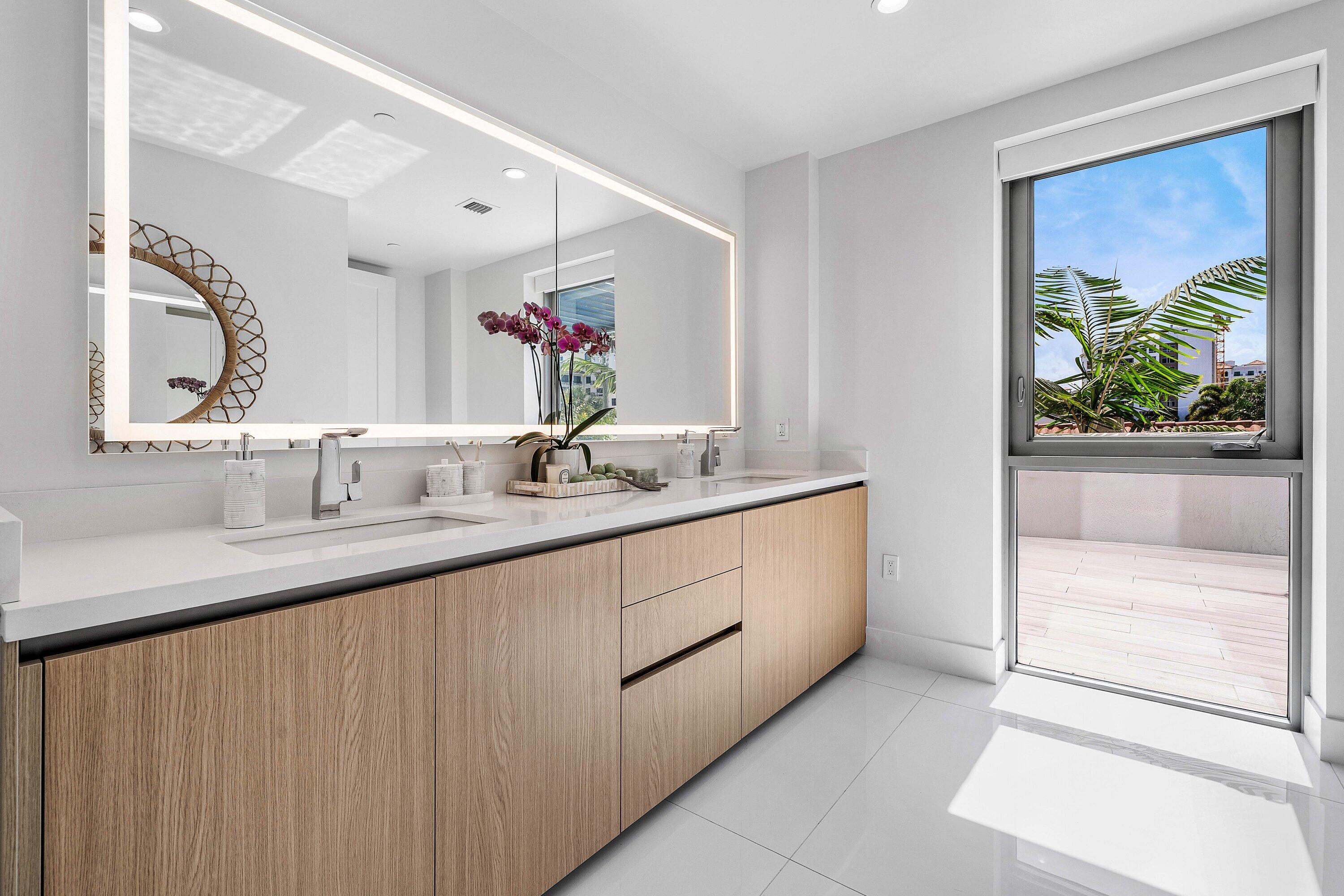475 E Royal Palm Road 206