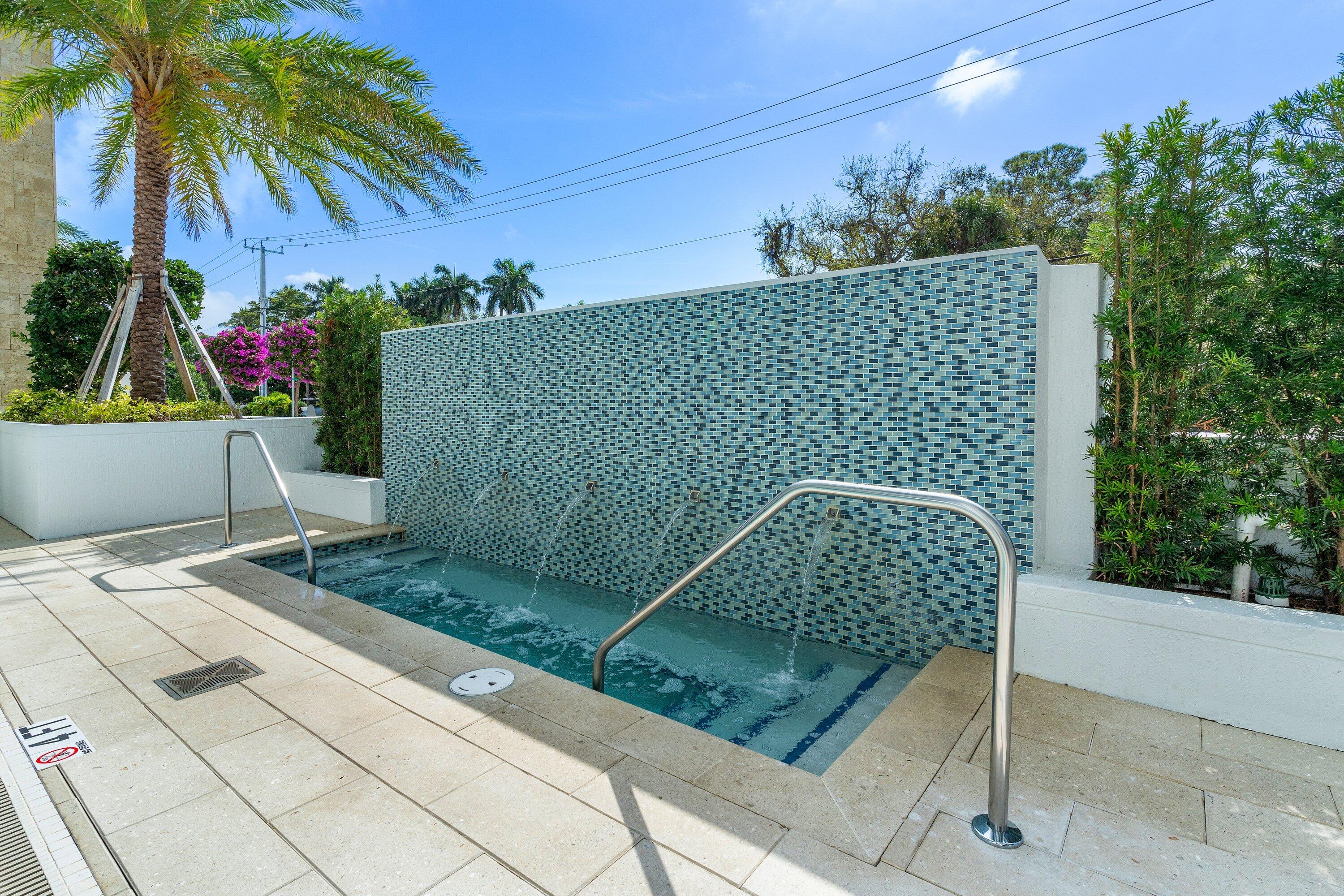 475 E Royal Palm Road 206