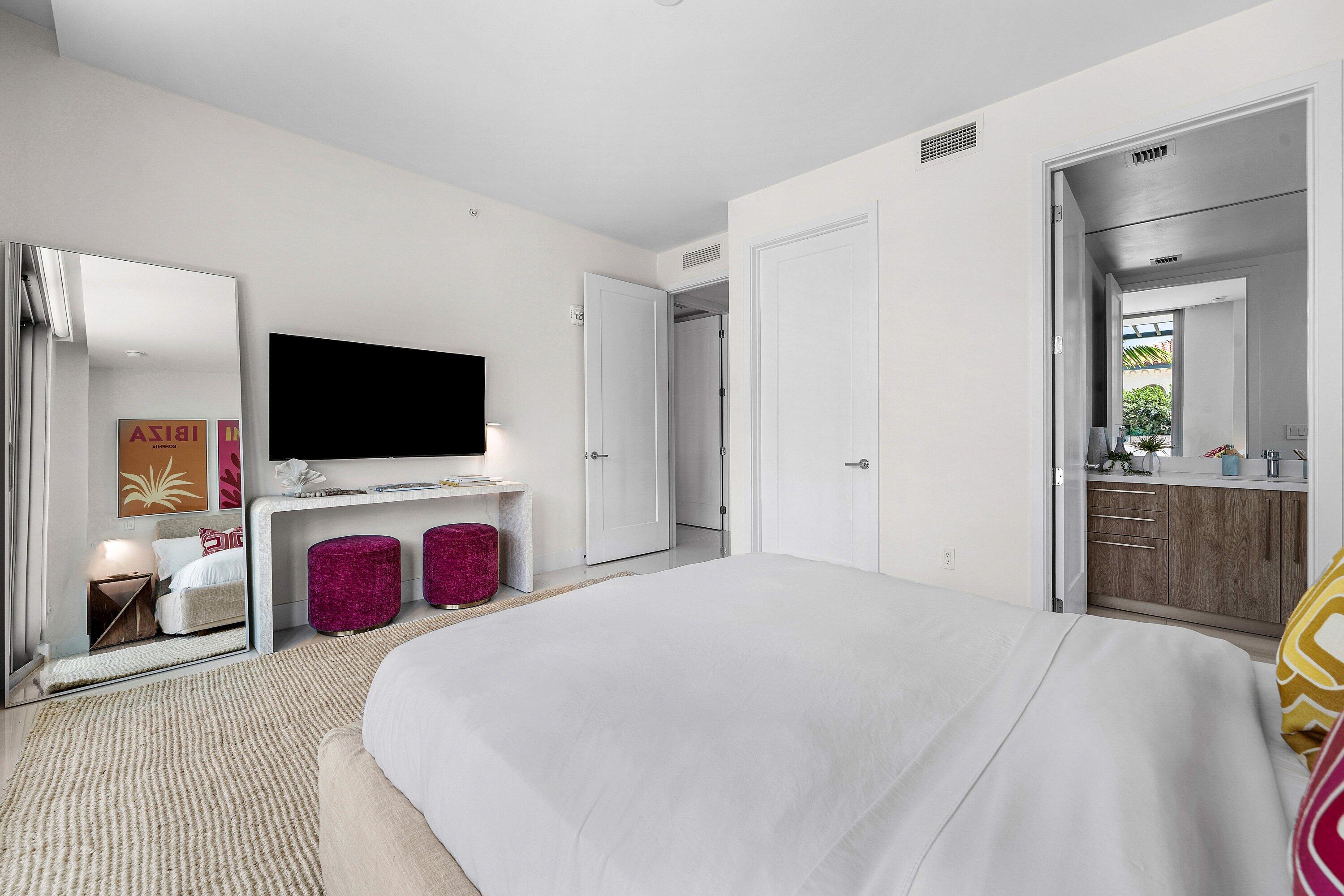 475 E Royal Palm Road 206