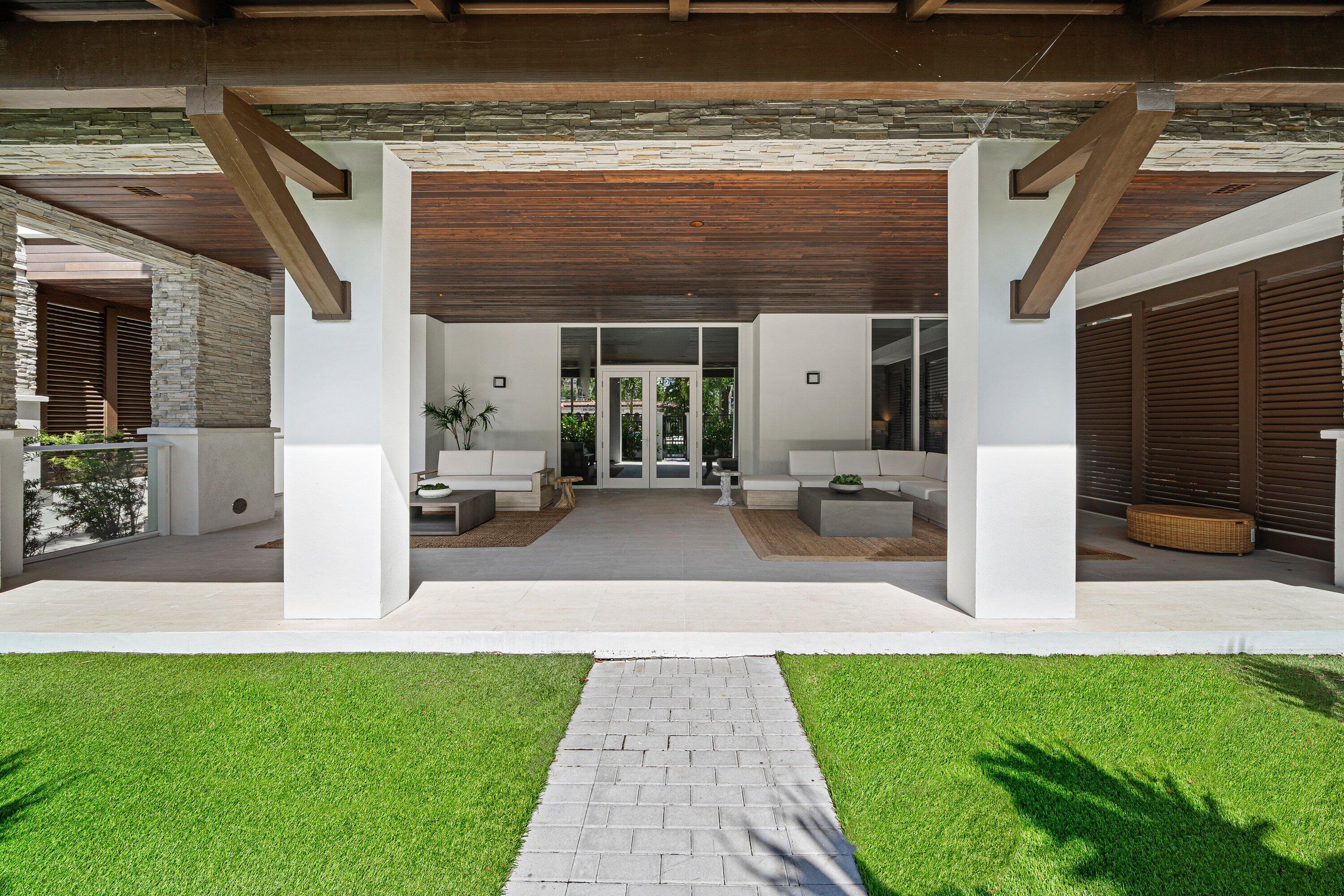 220 SE Mizner Boulevard 102