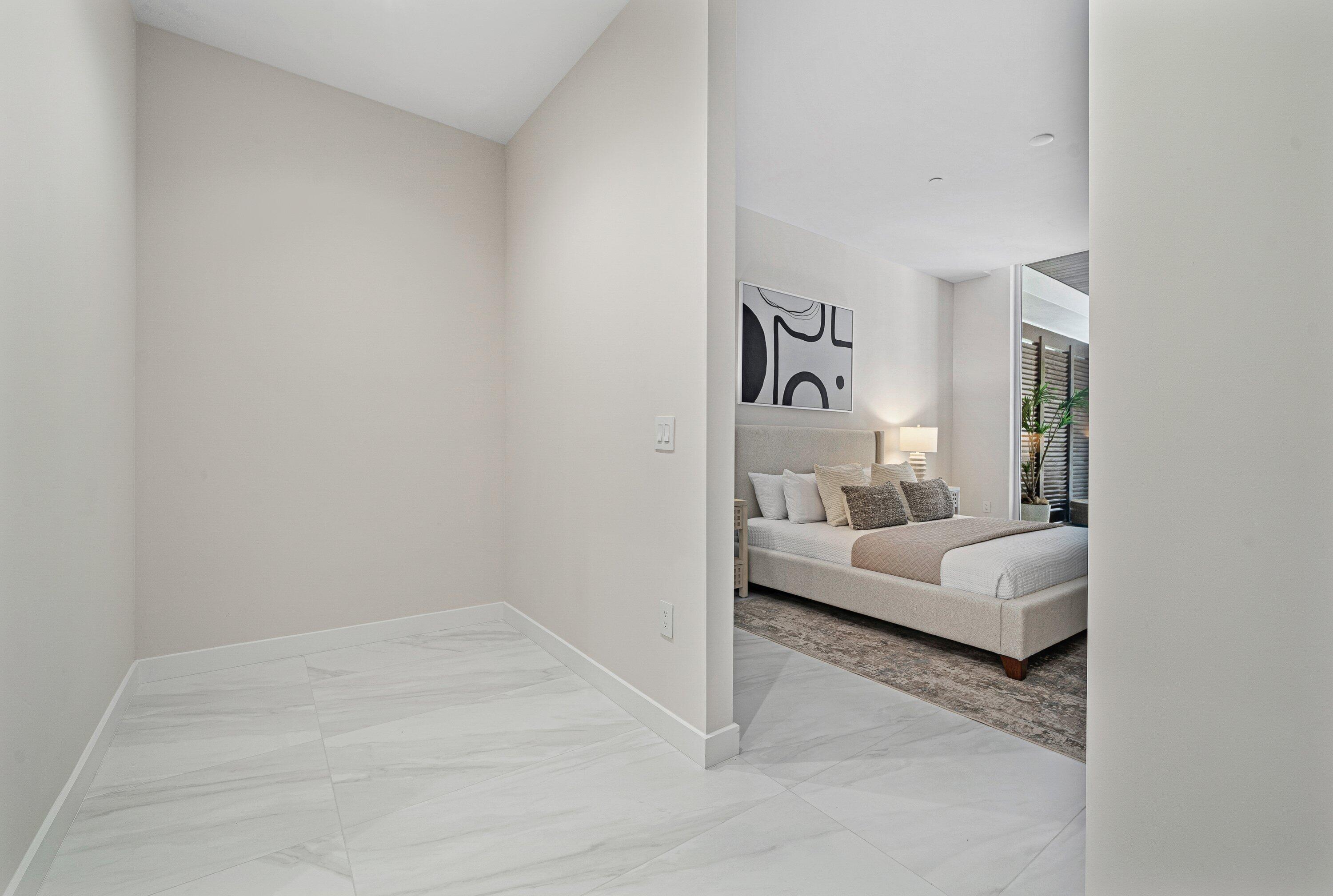 220 SE Mizner Boulevard 102