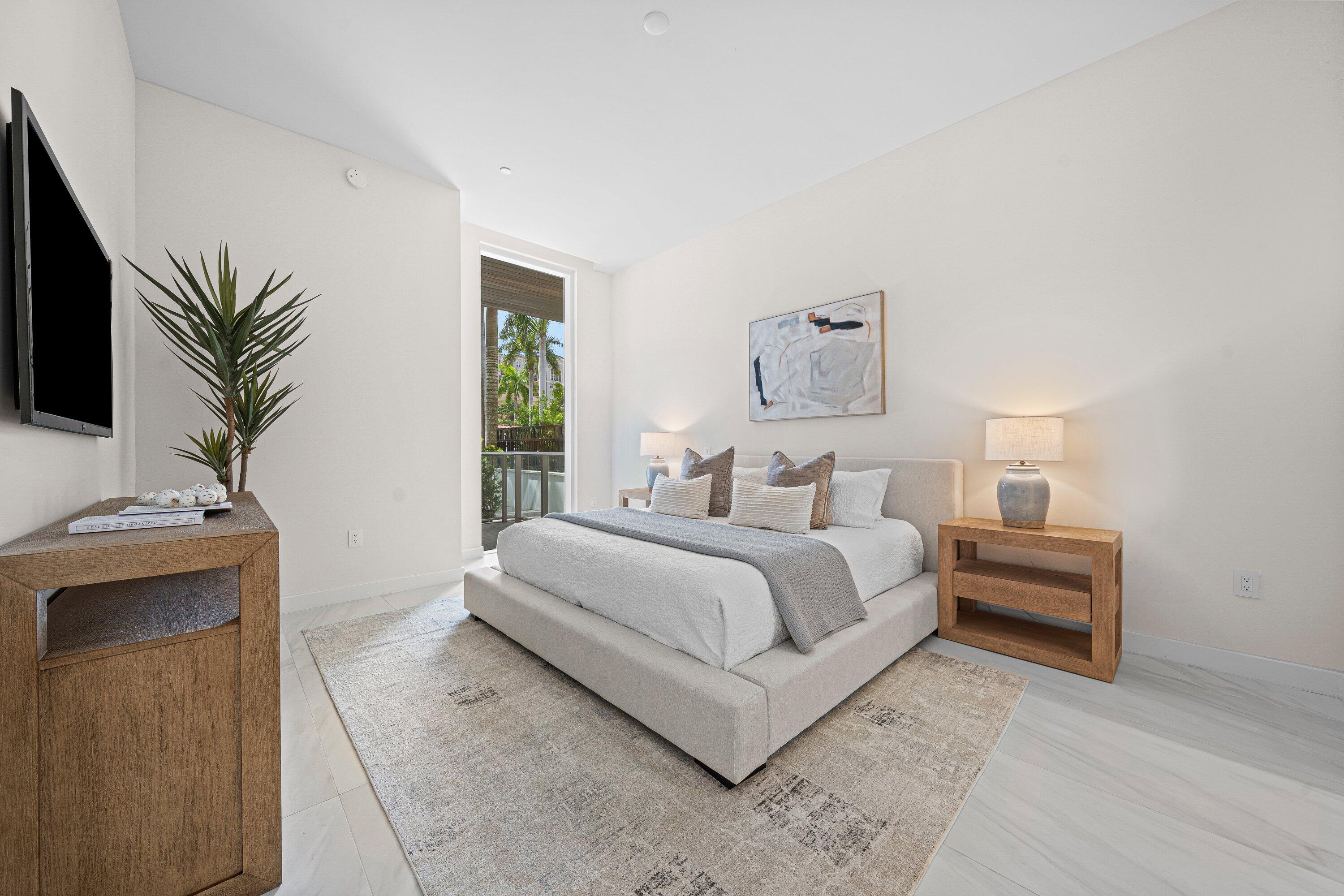 220 SE Mizner Boulevard 102