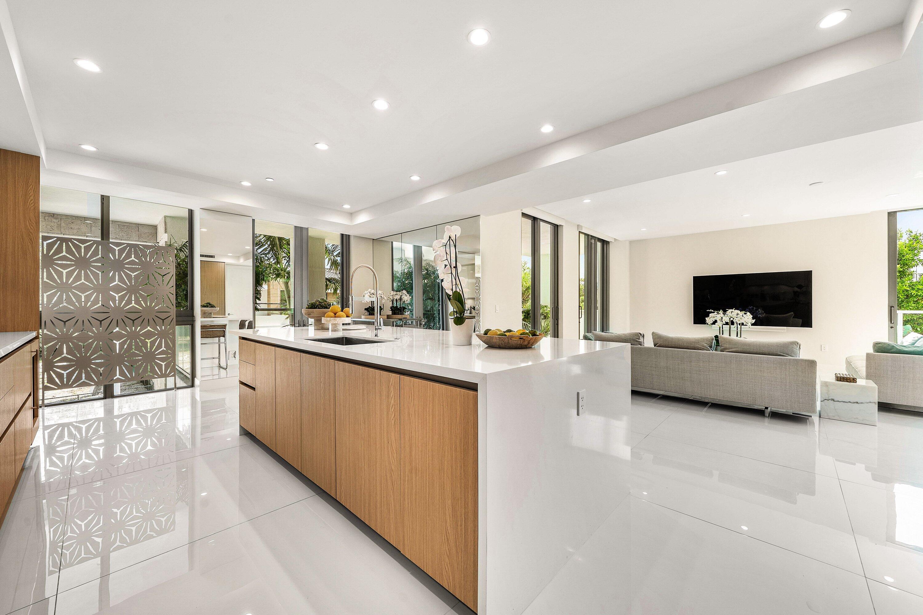 475 E Royal Palm Road 206