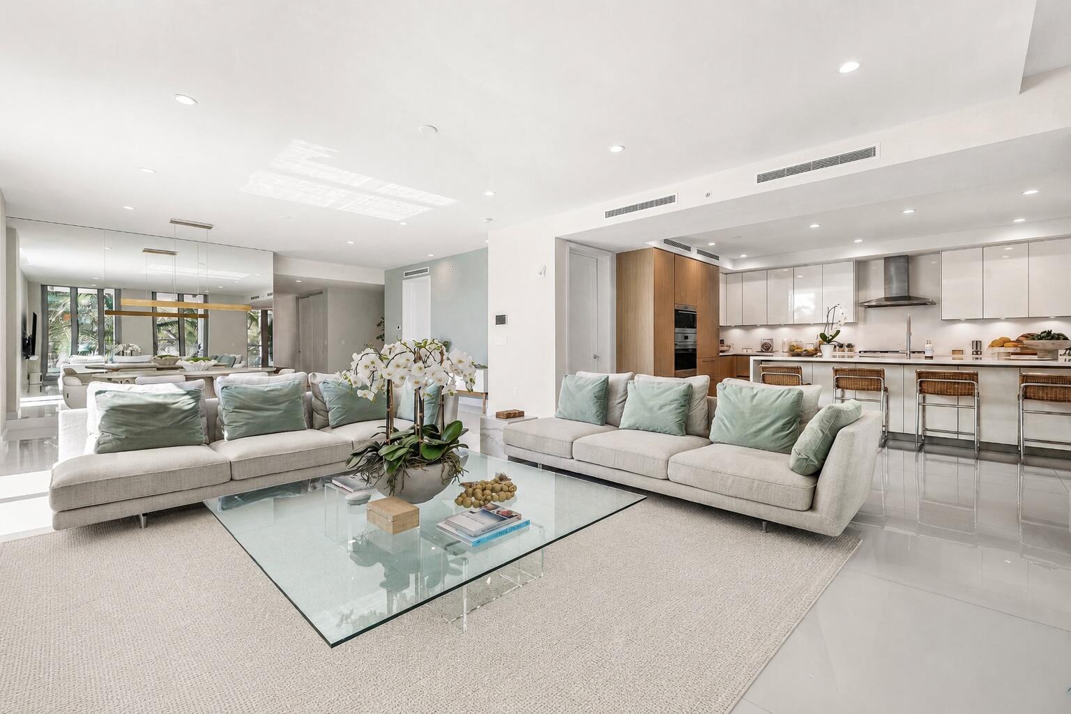 475 E Royal Palm Road 206
