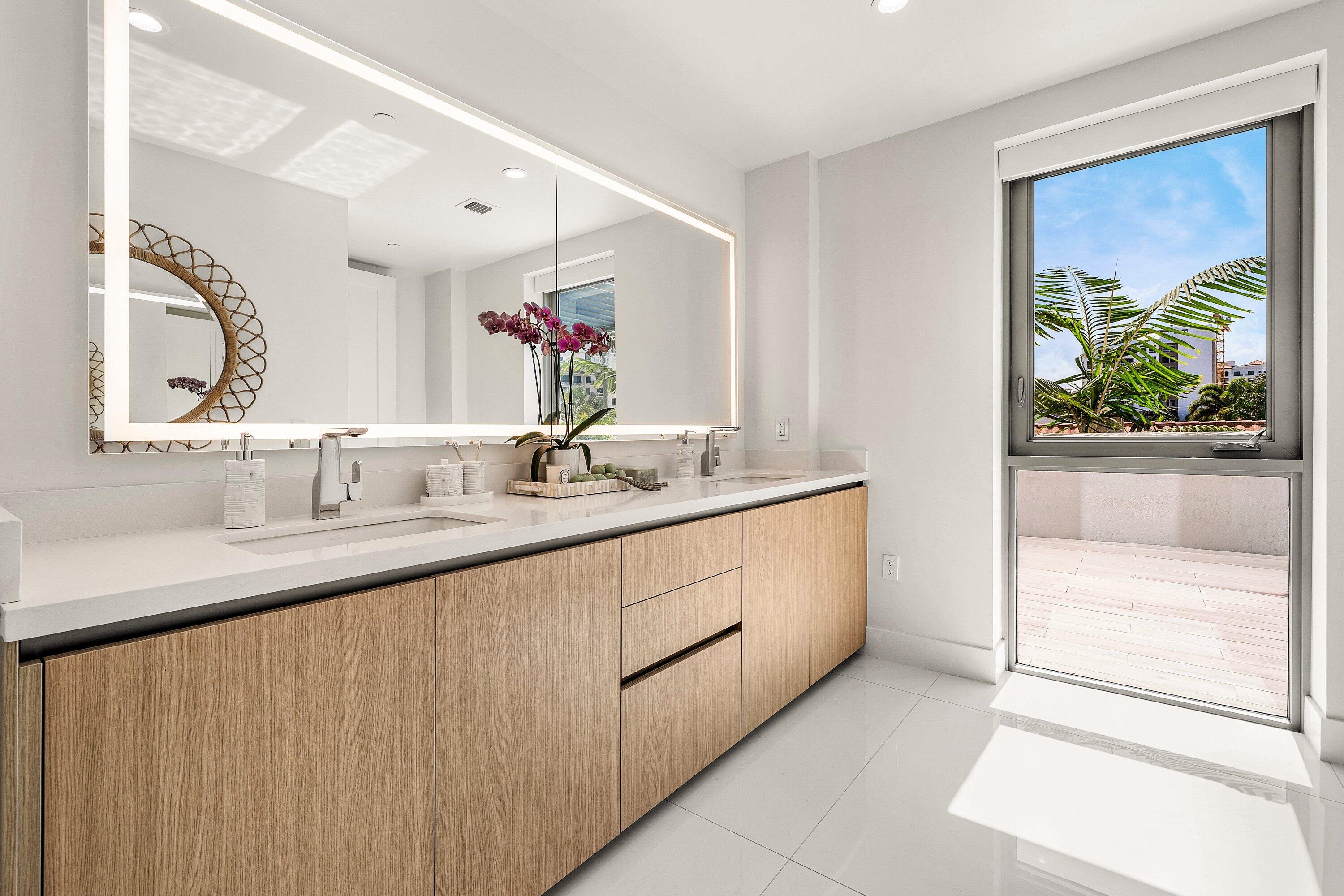 475 E Royal Palm Road 206
