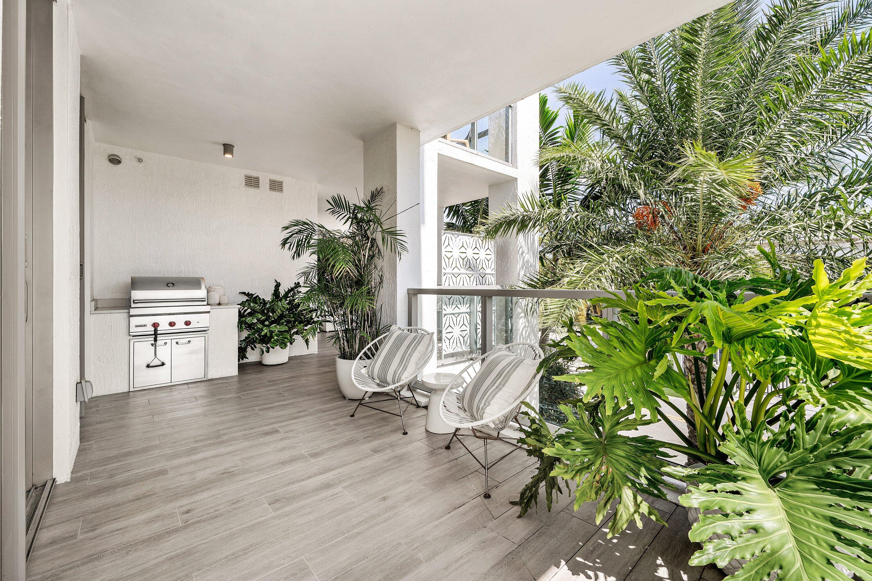 475 E Royal Palm Road 206