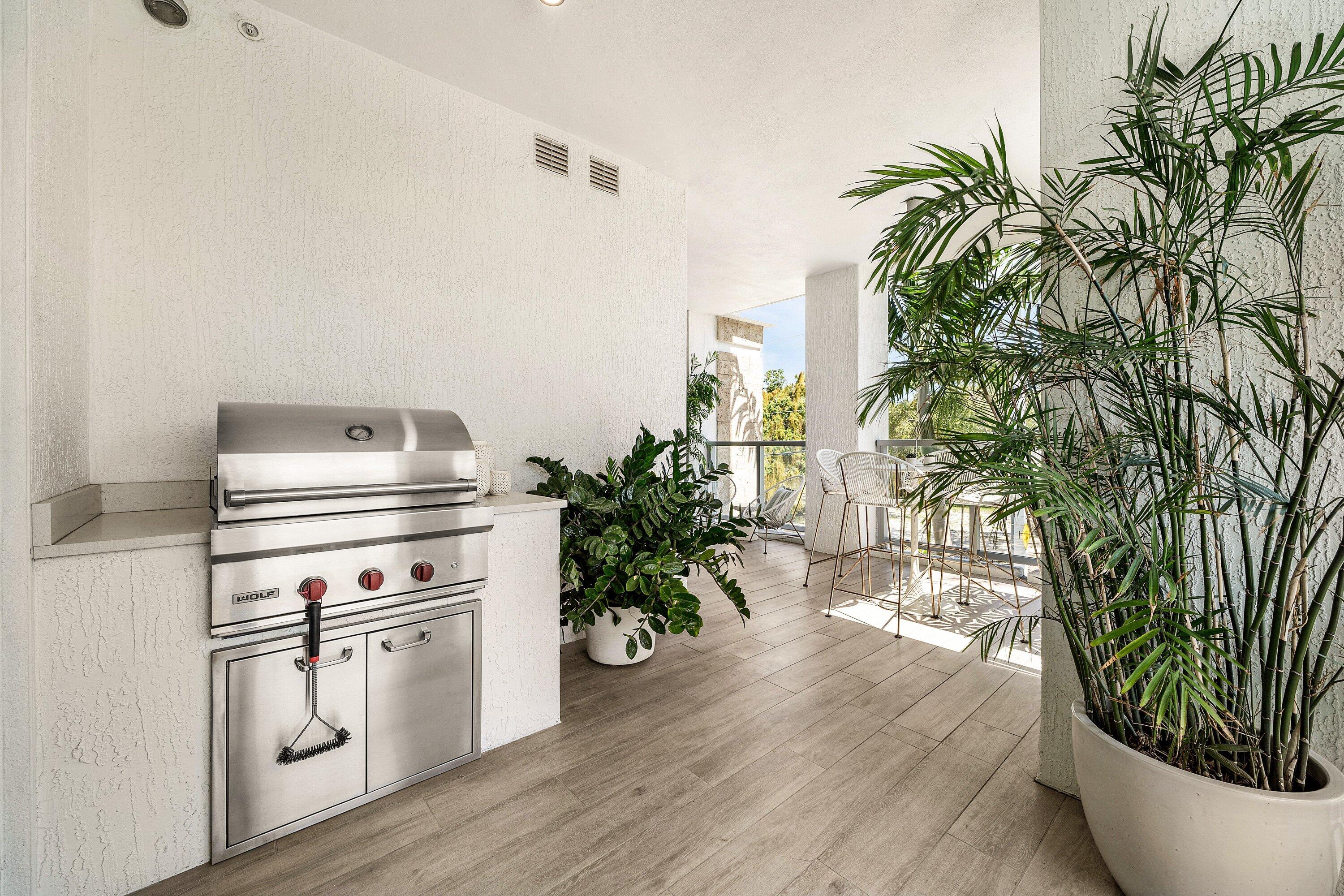 475 E Royal Palm Road 206