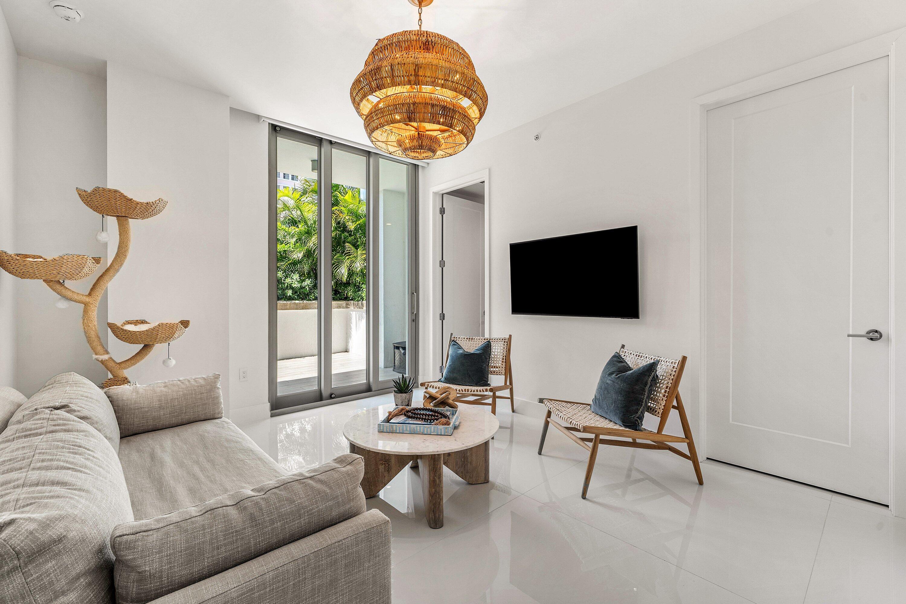 475 E Royal Palm Road 206
