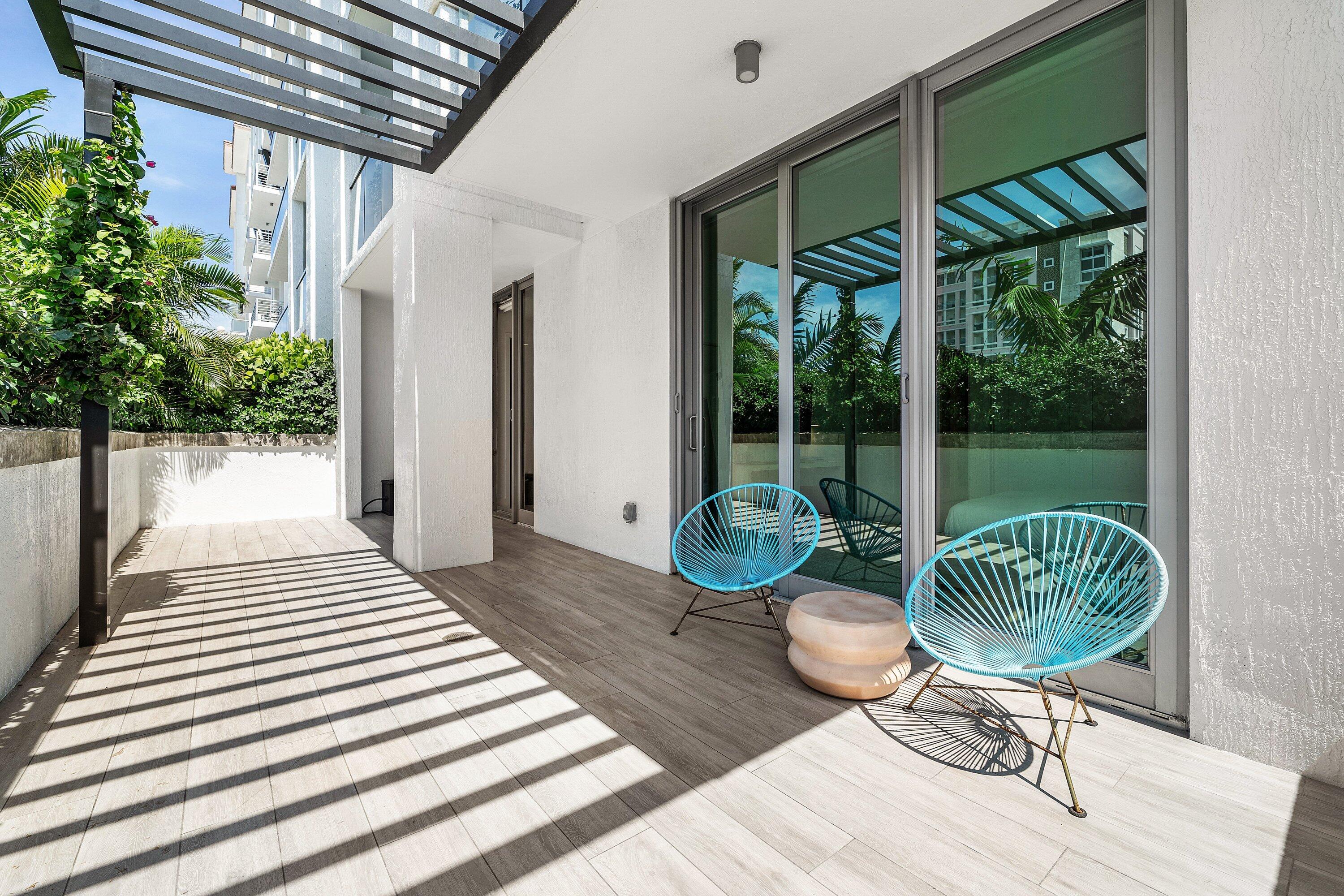 475 E Royal Palm Road 206
