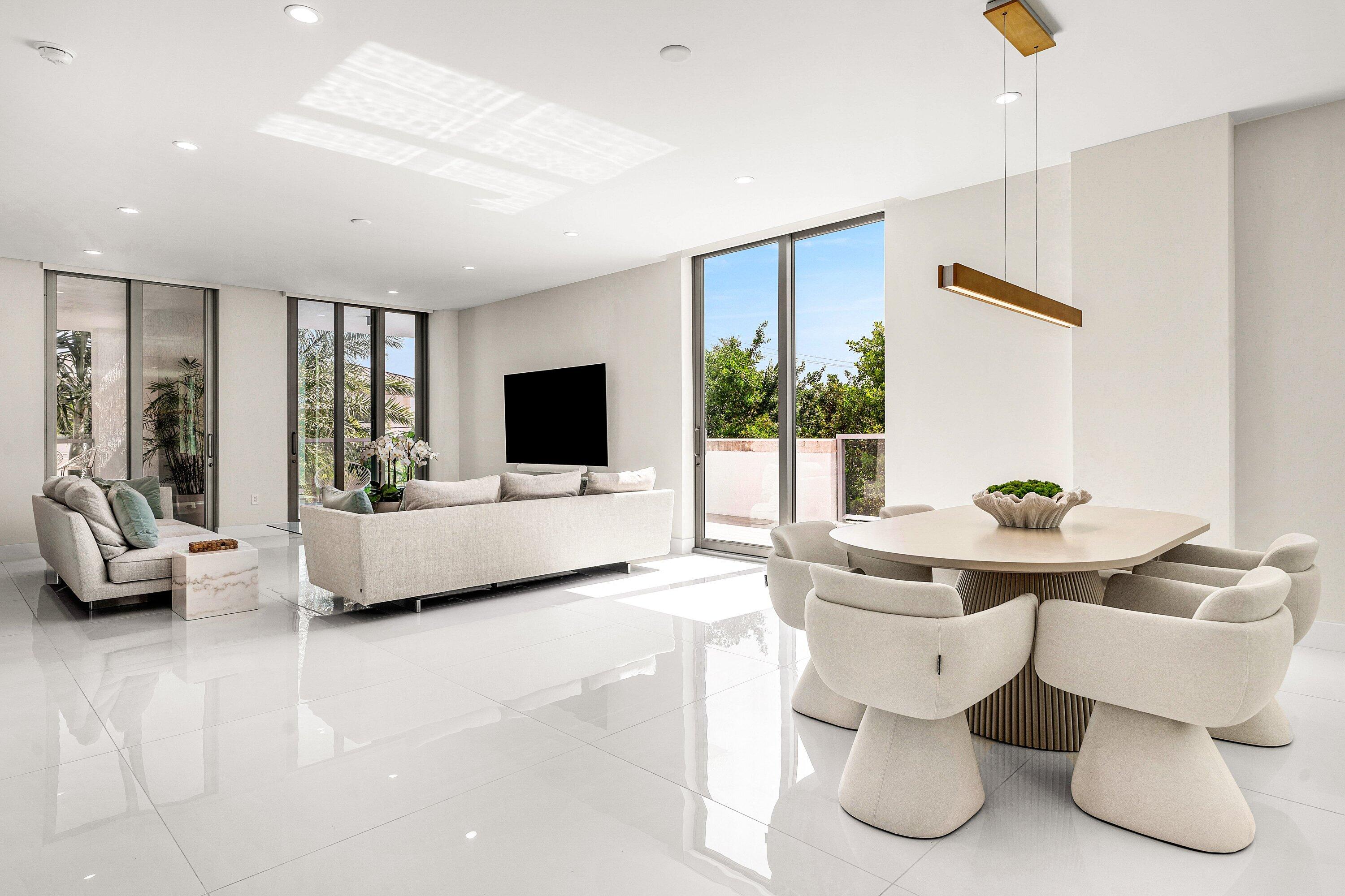 475 E Royal Palm Road 206