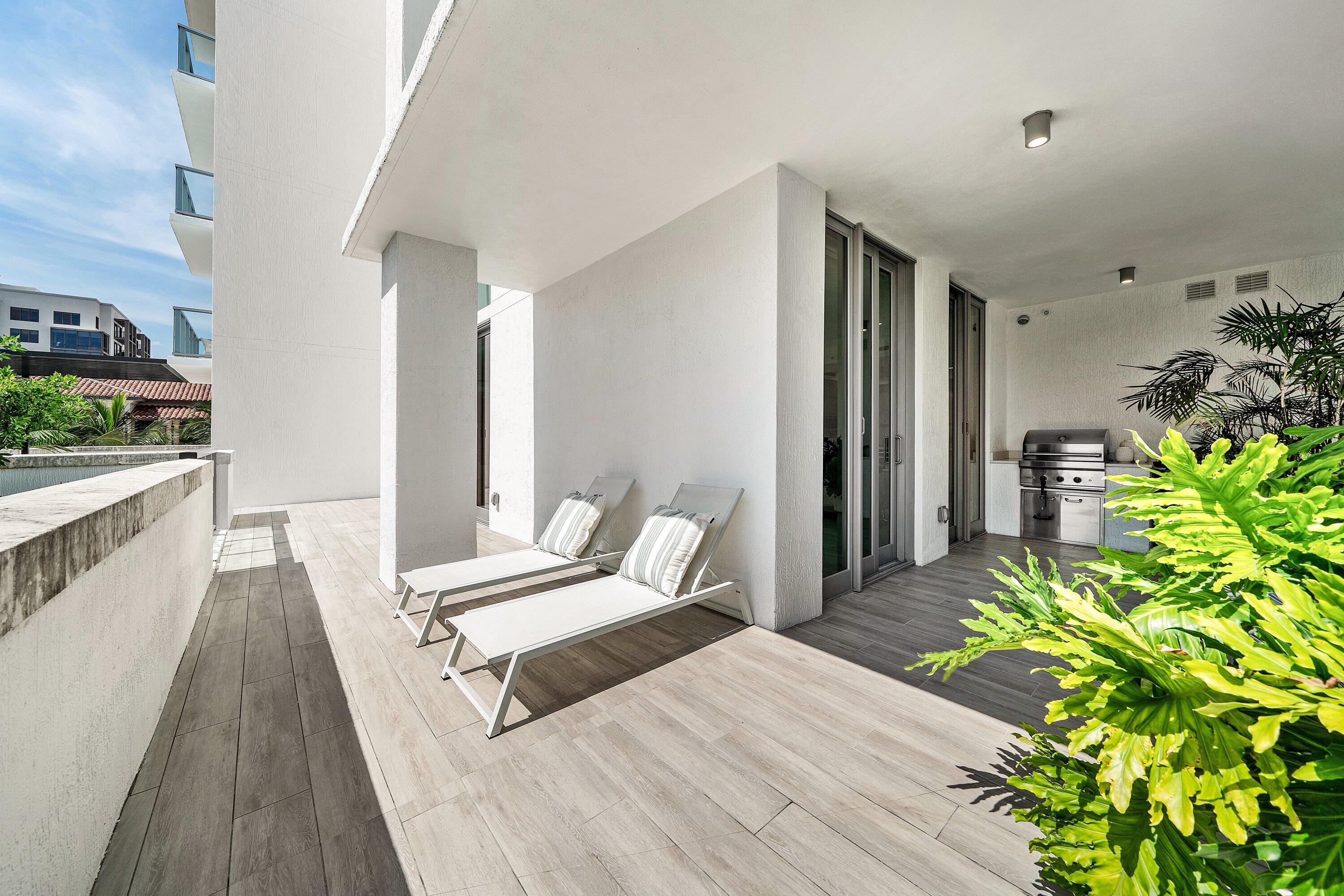 475 E Royal Palm Road 206