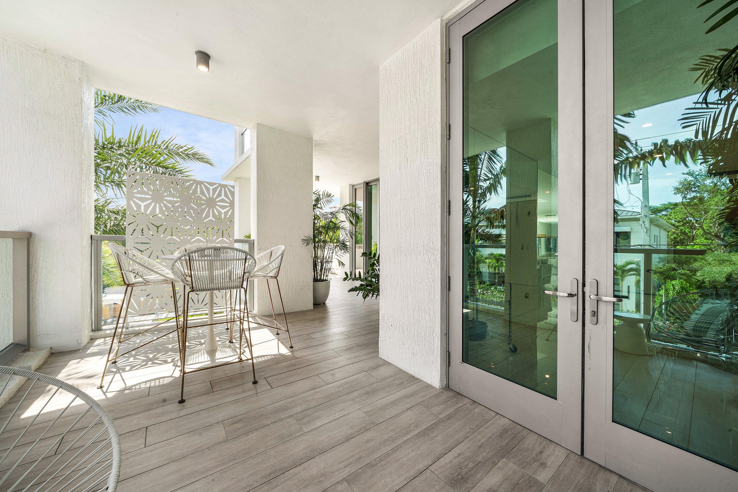 475 E Royal Palm Road 206