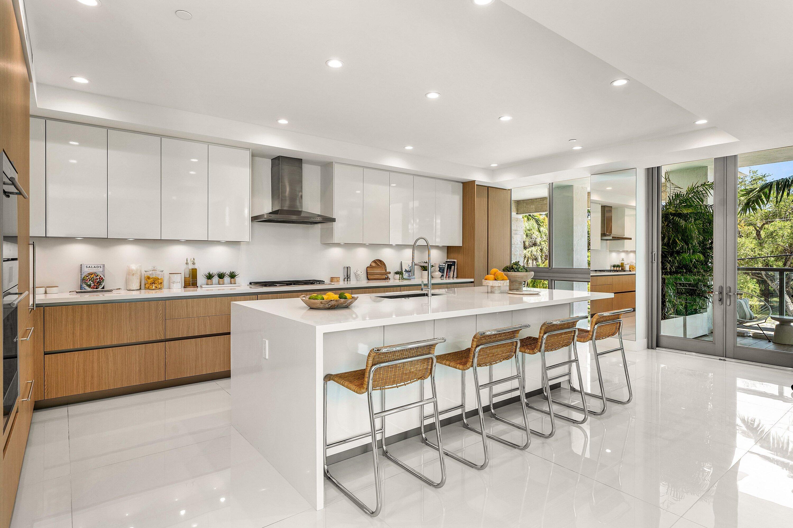 475 E Royal Palm Road 206
