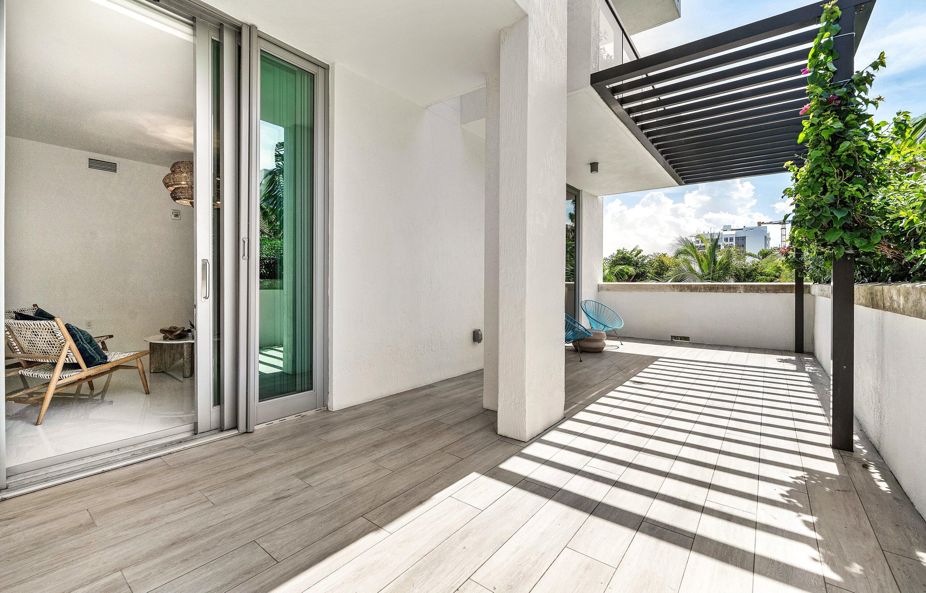 475 E Royal Palm Road 206