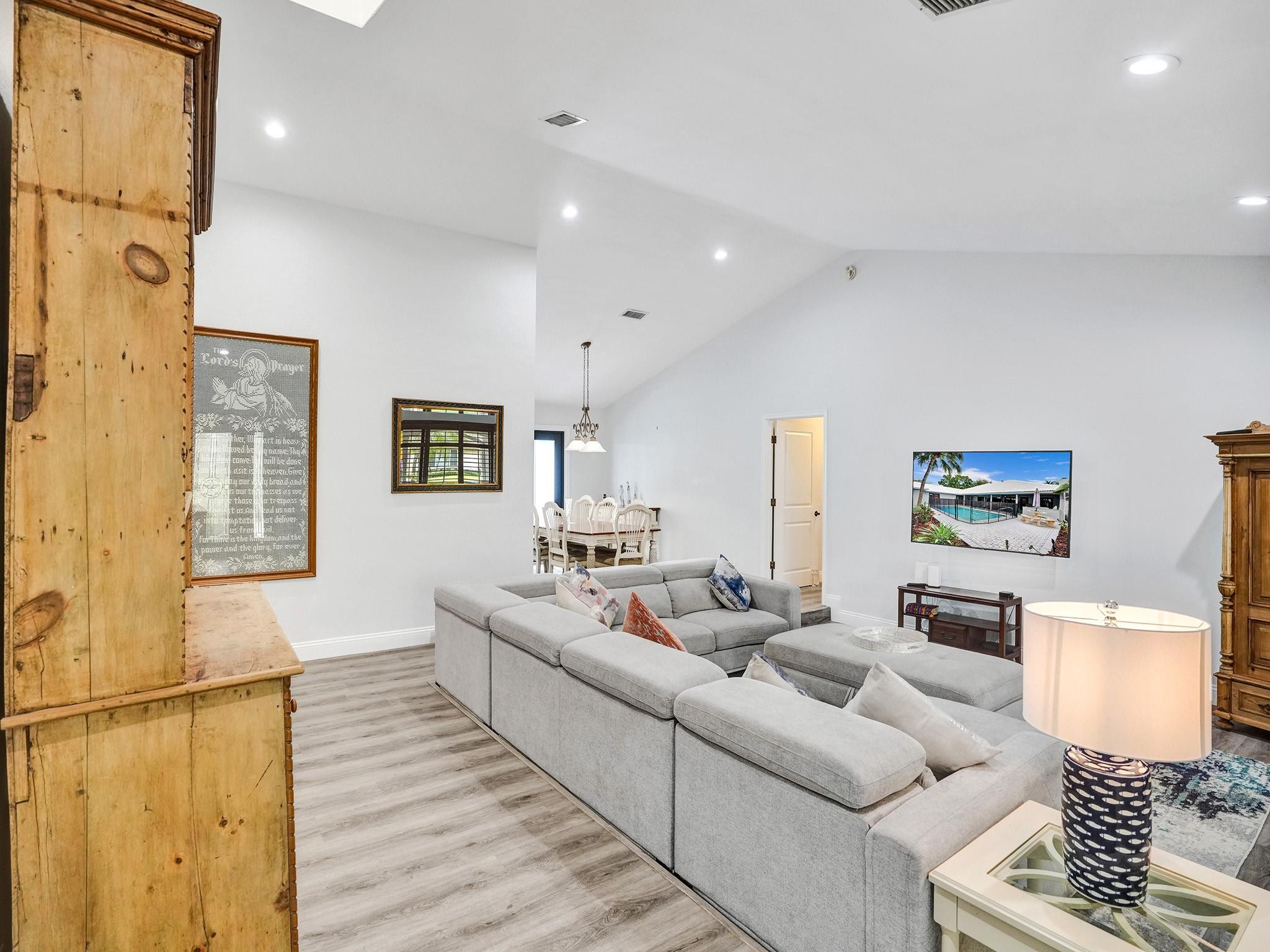 2837 Banyan Boulevard Cir