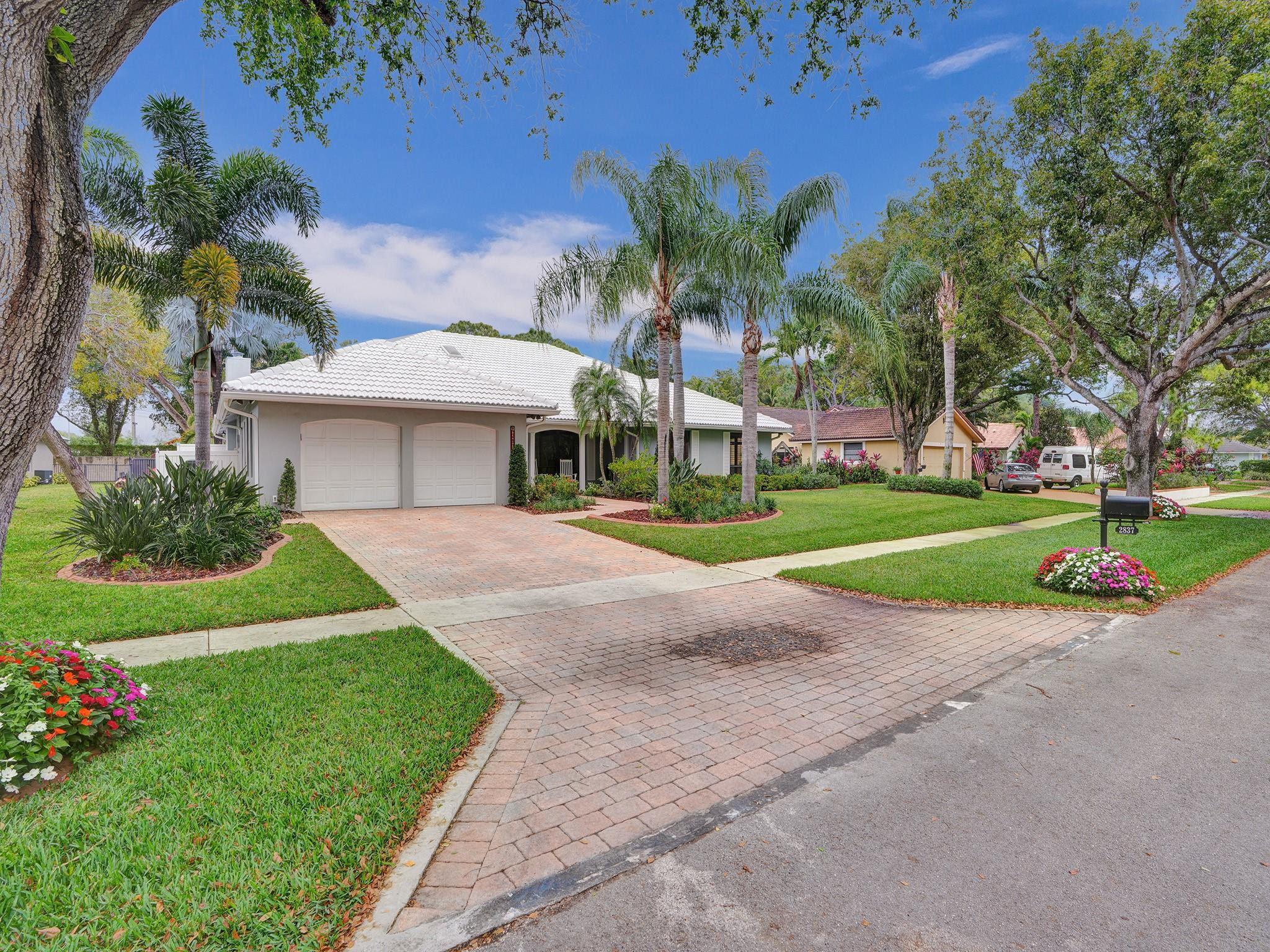 2837 Banyan Boulevard Cir